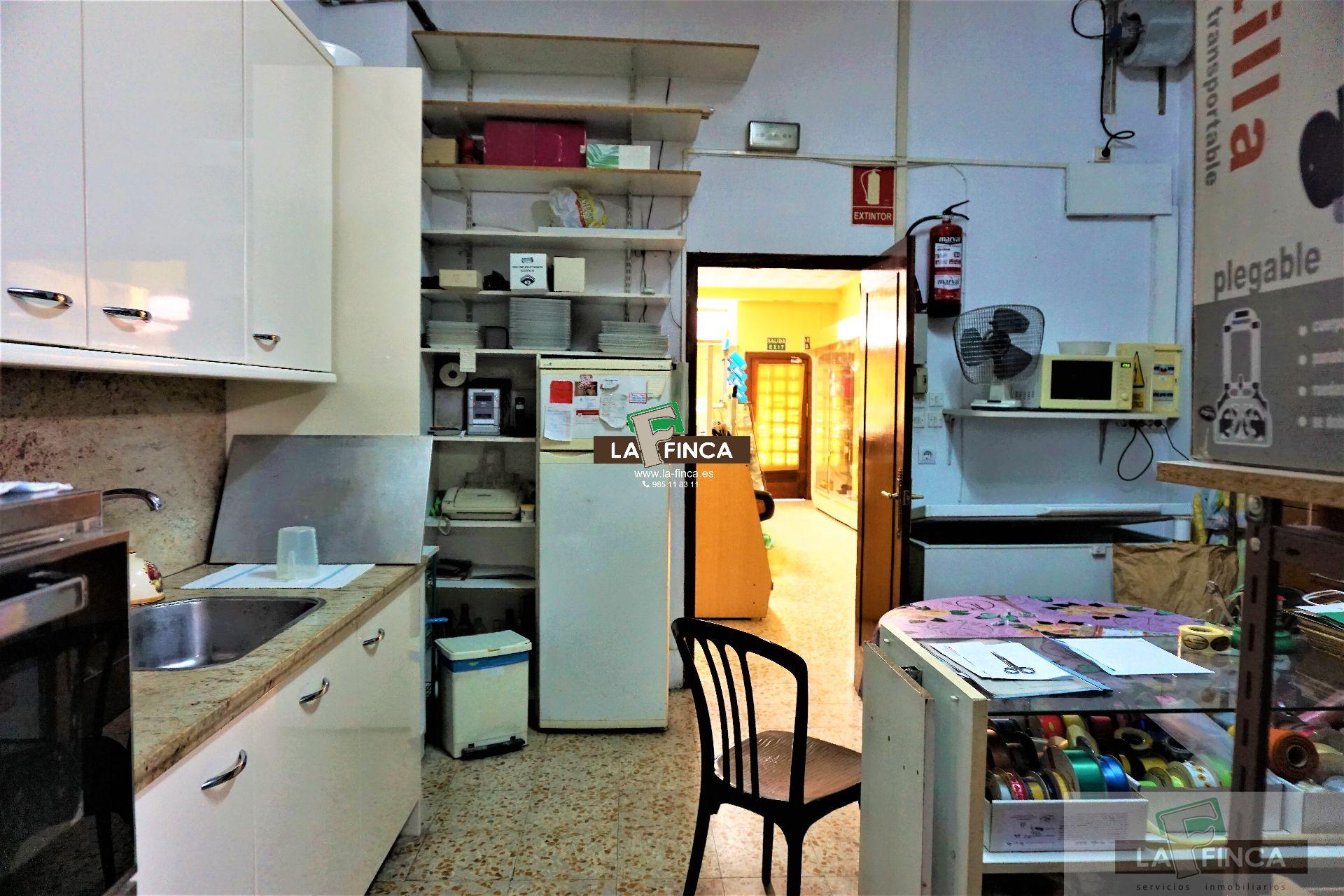 For sale of commercial in Oviedo