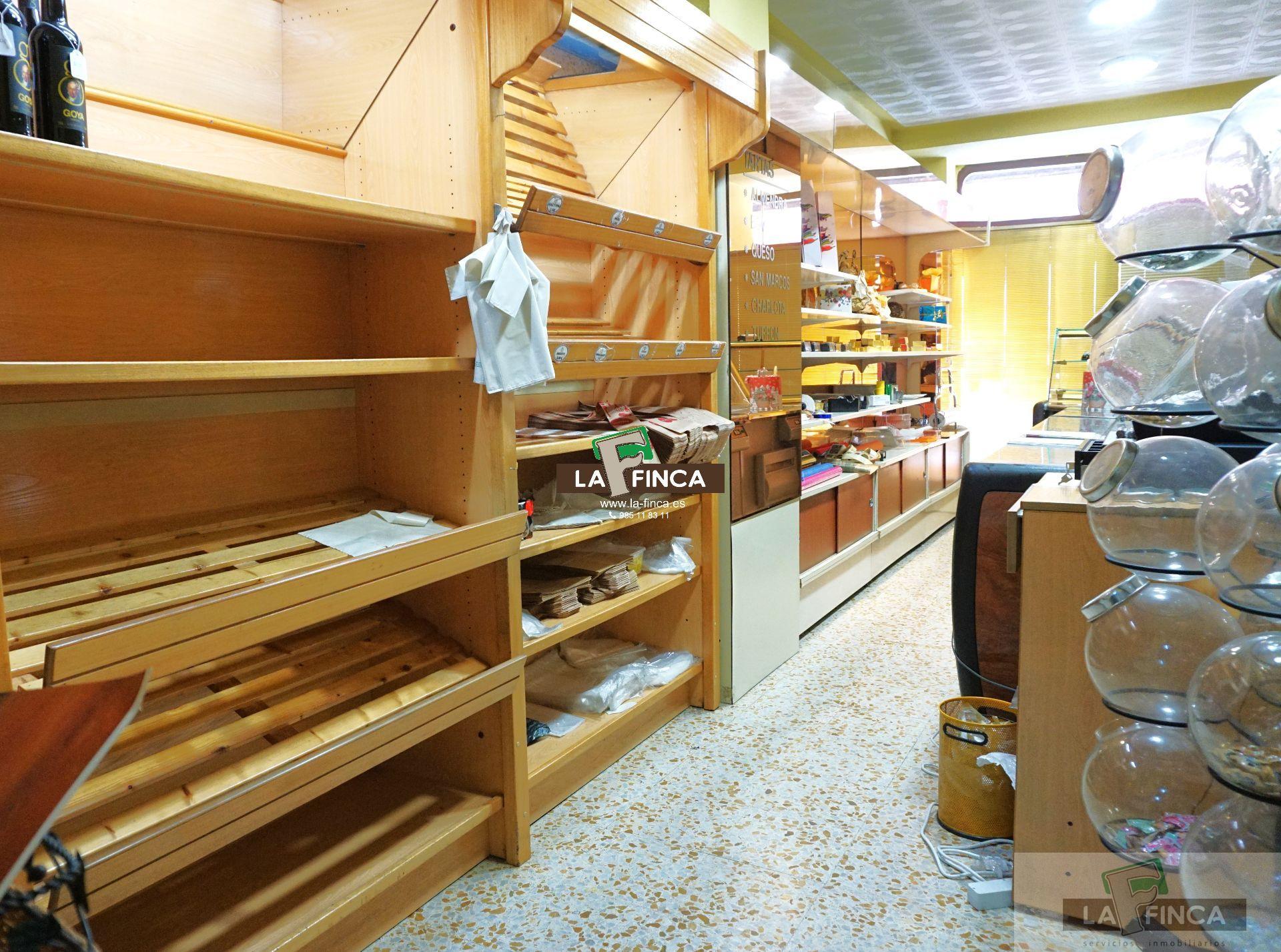 For sale of commercial in Oviedo