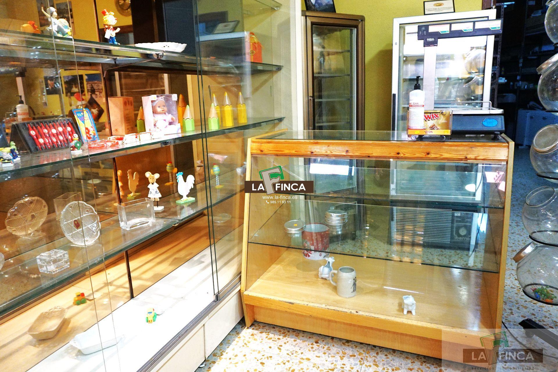 For sale of commercial in Oviedo