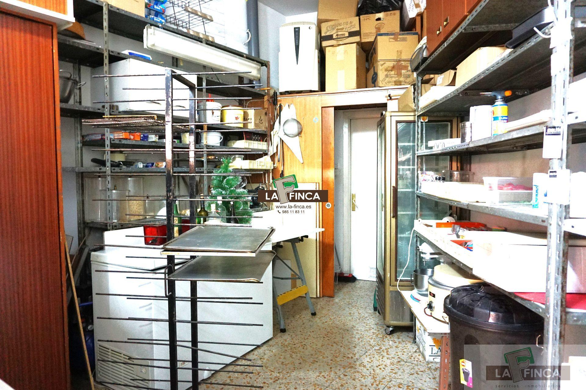 For sale of commercial in Oviedo