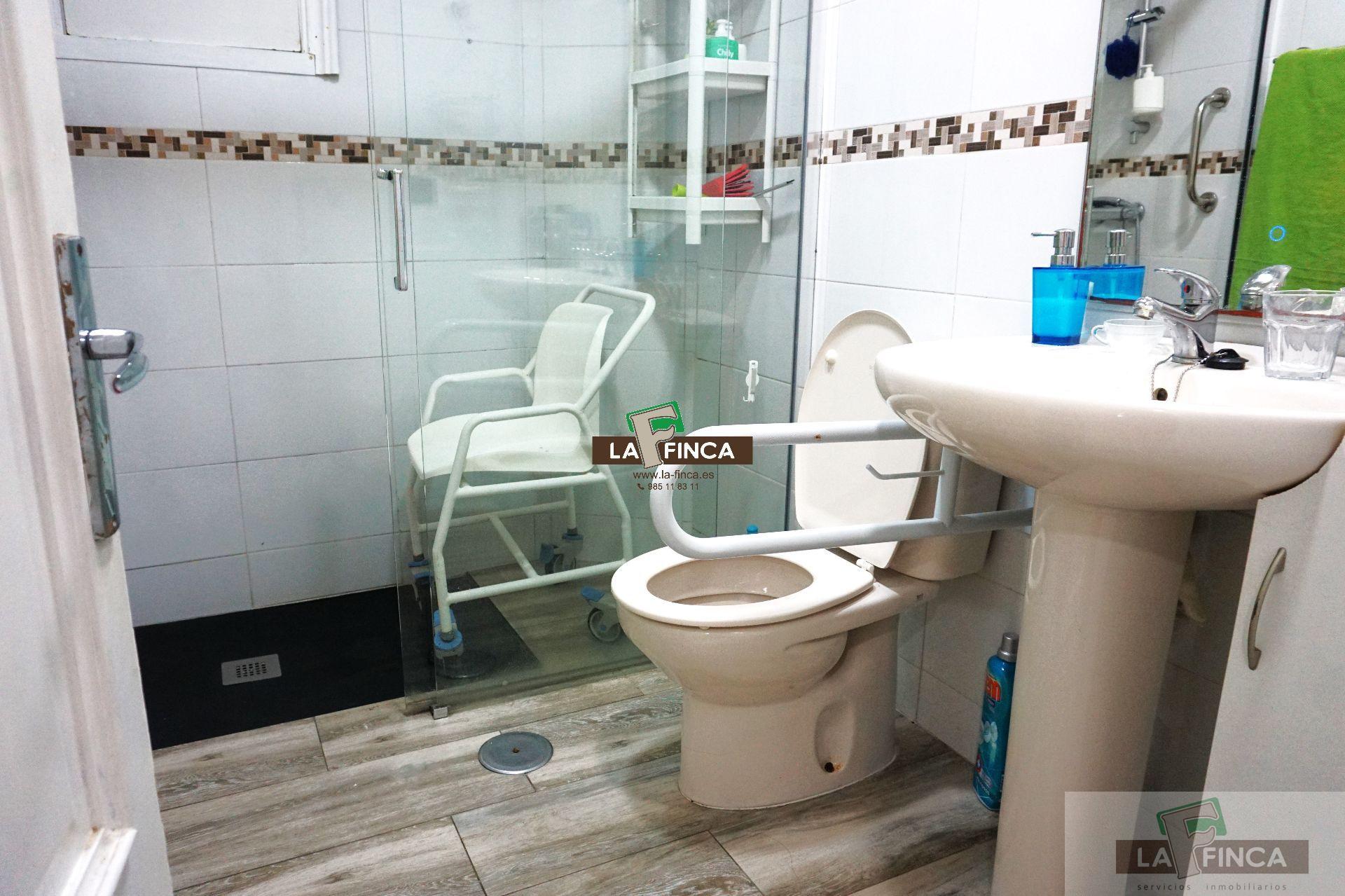 For sale of flat in Oviedo