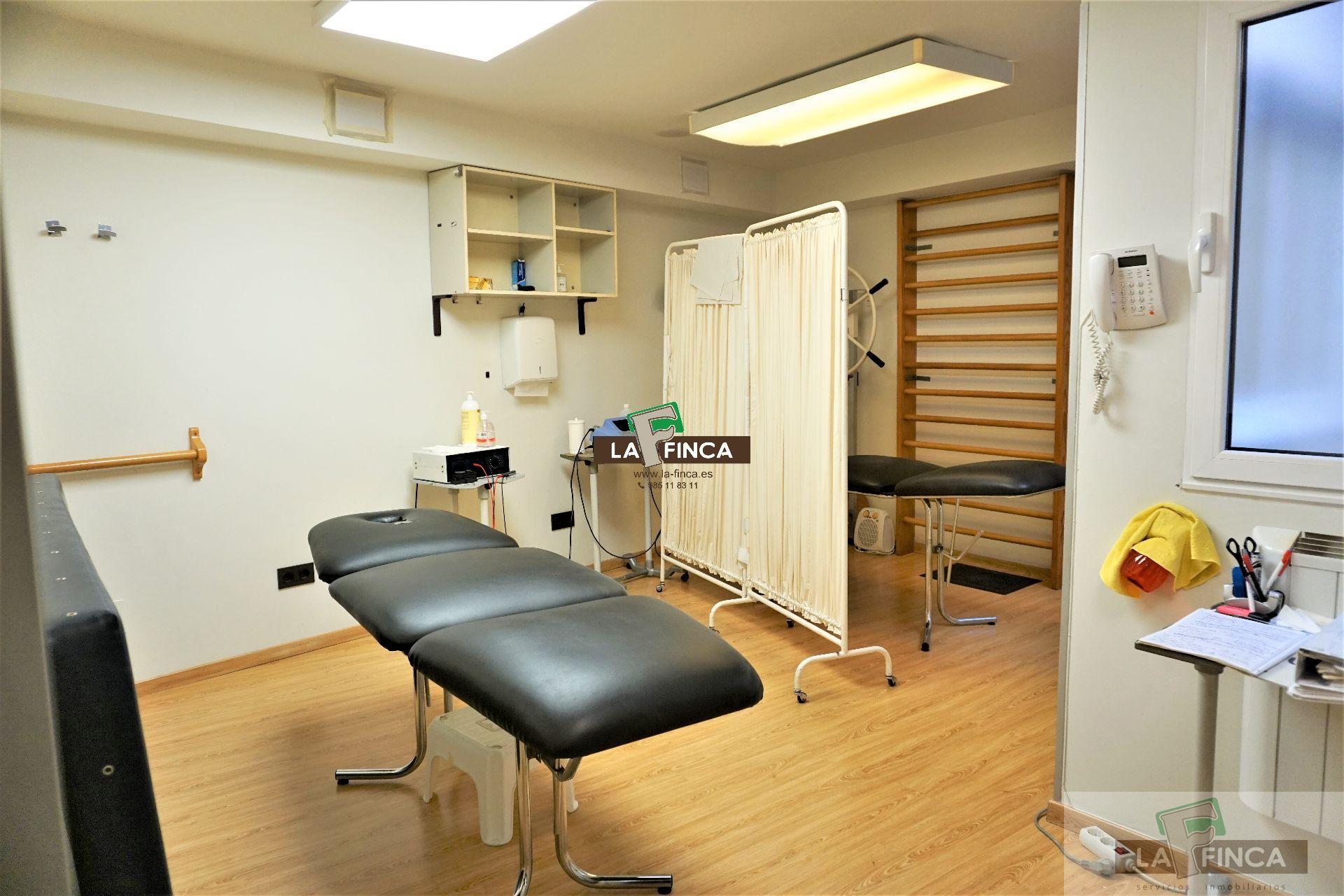 For sale of commercial in Oviedo