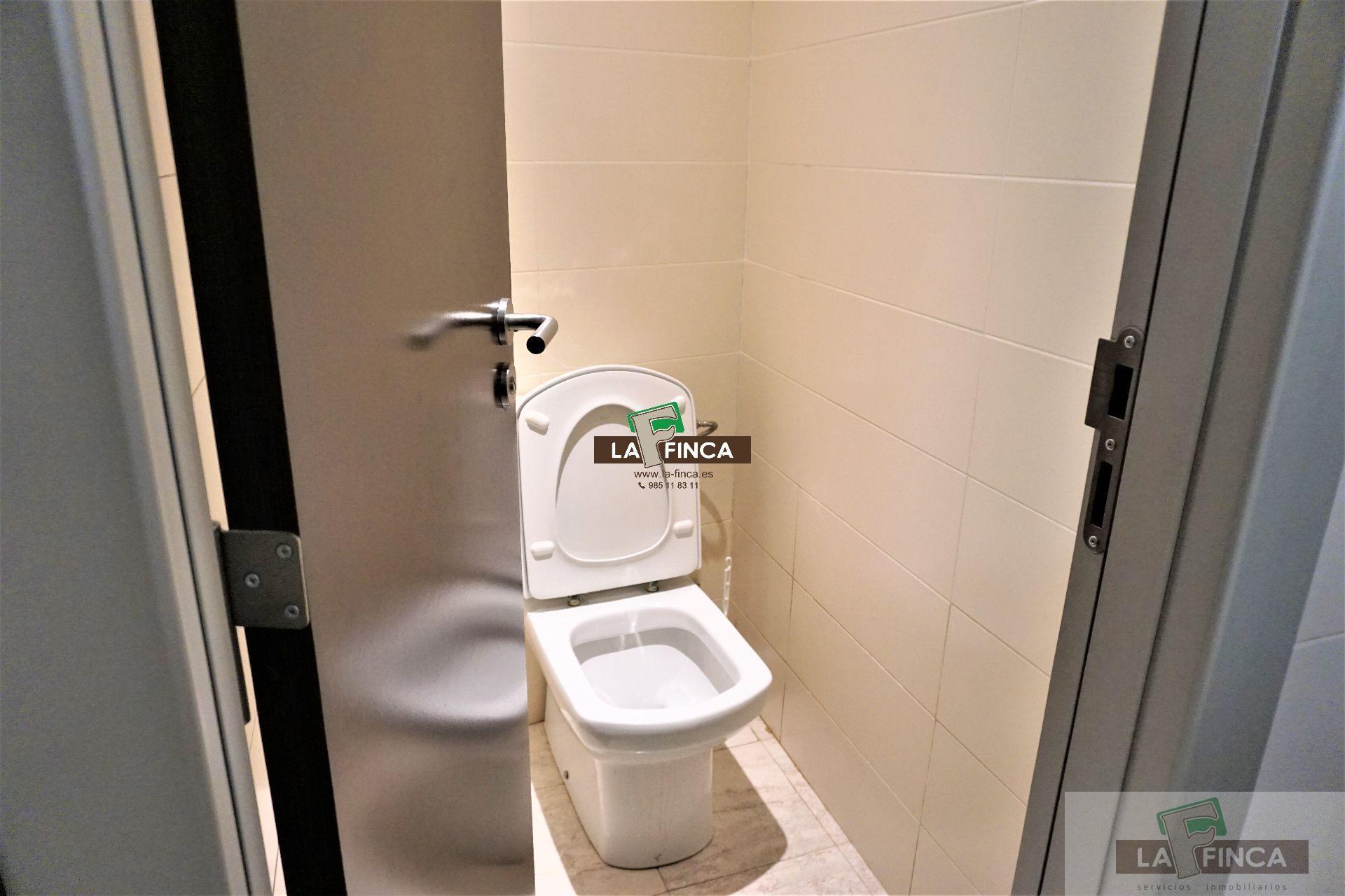 For sale of commercial in Oviedo