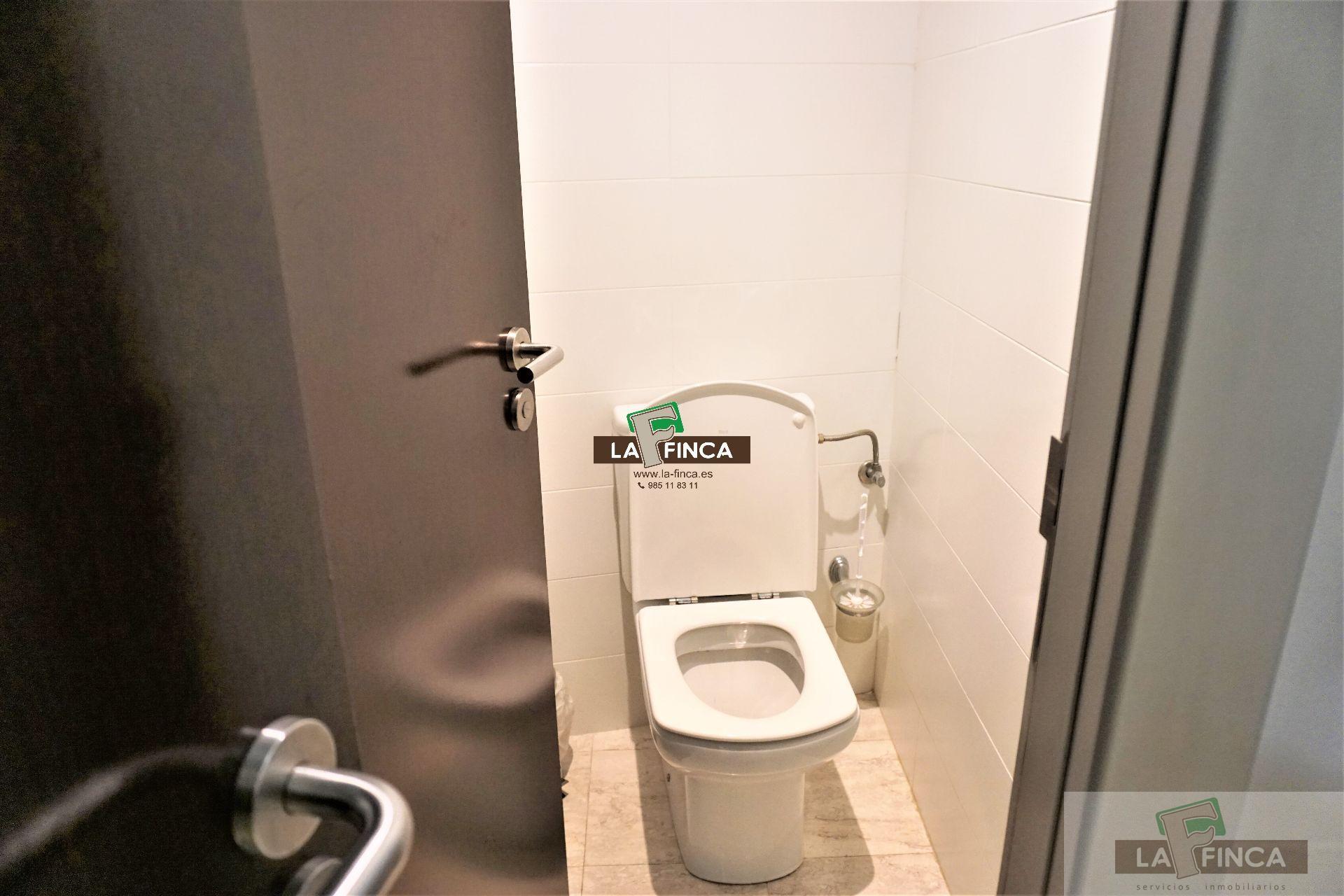 For sale of commercial in Oviedo