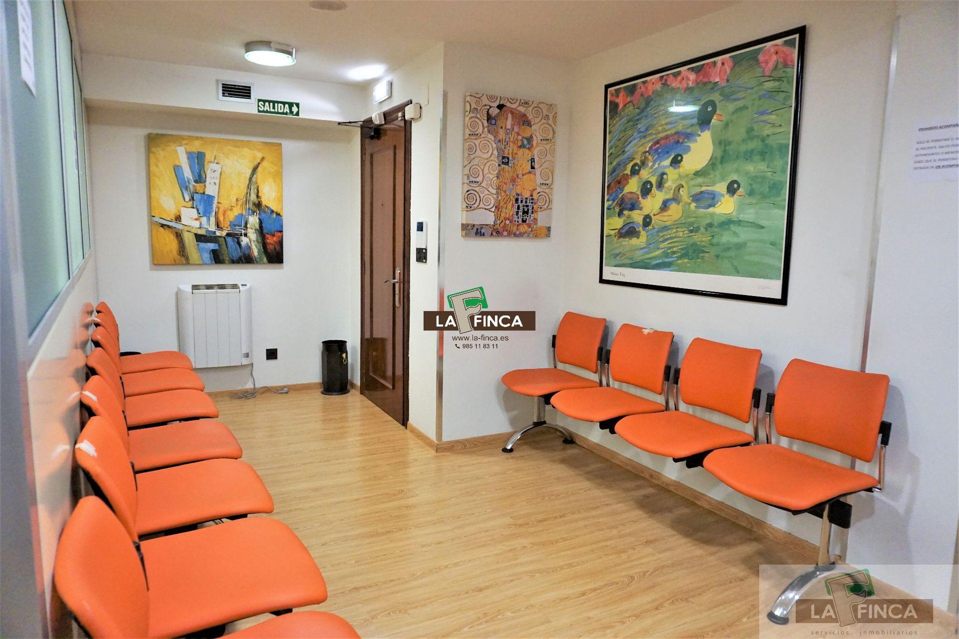 For sale of commercial in Oviedo