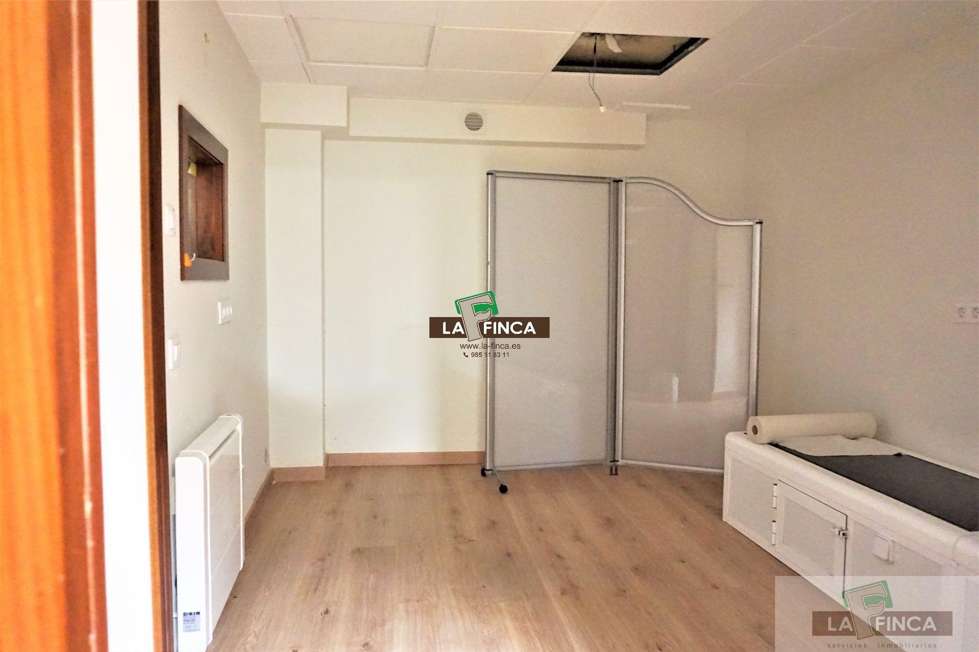For sale of commercial in Oviedo
