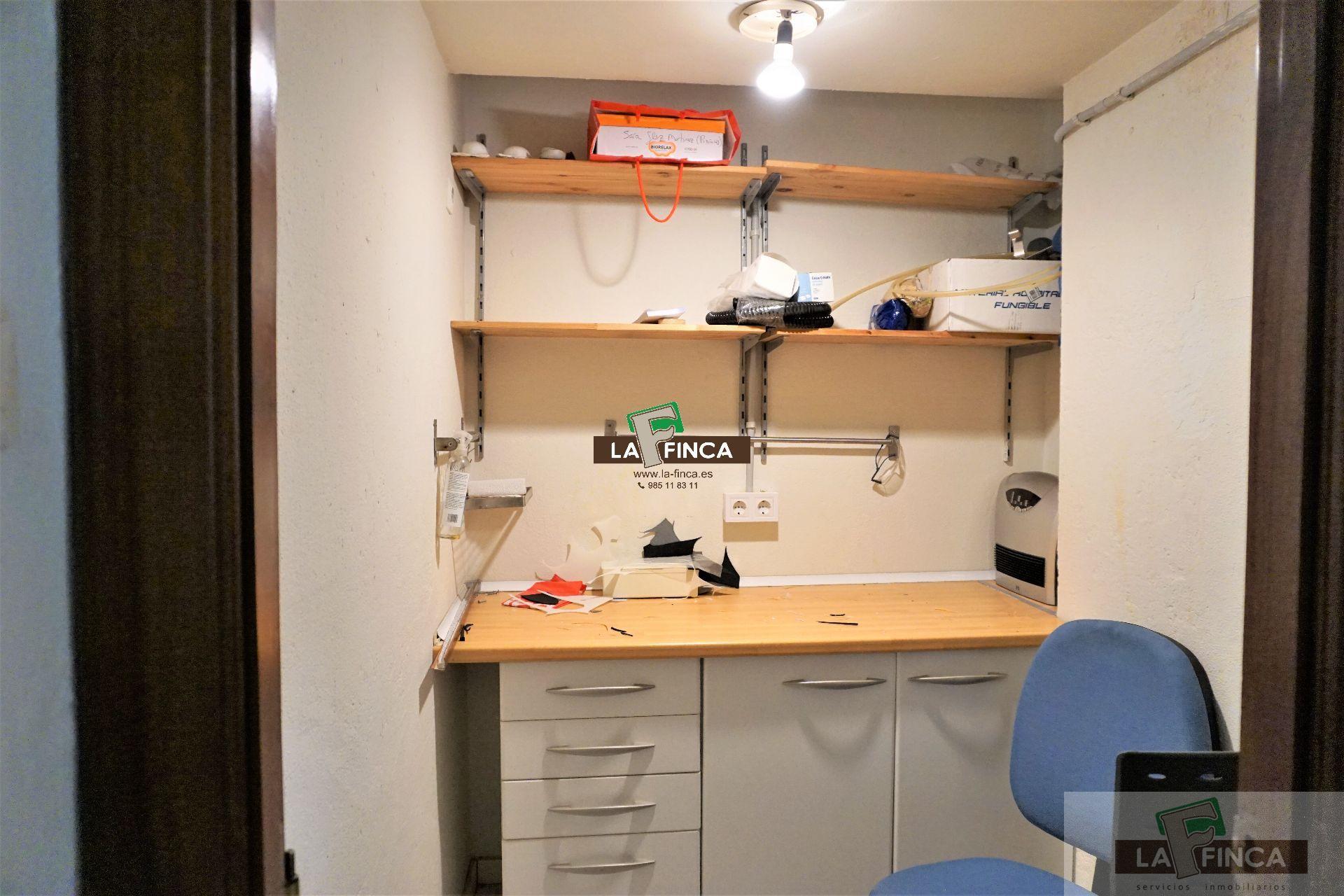 For sale of commercial in Oviedo