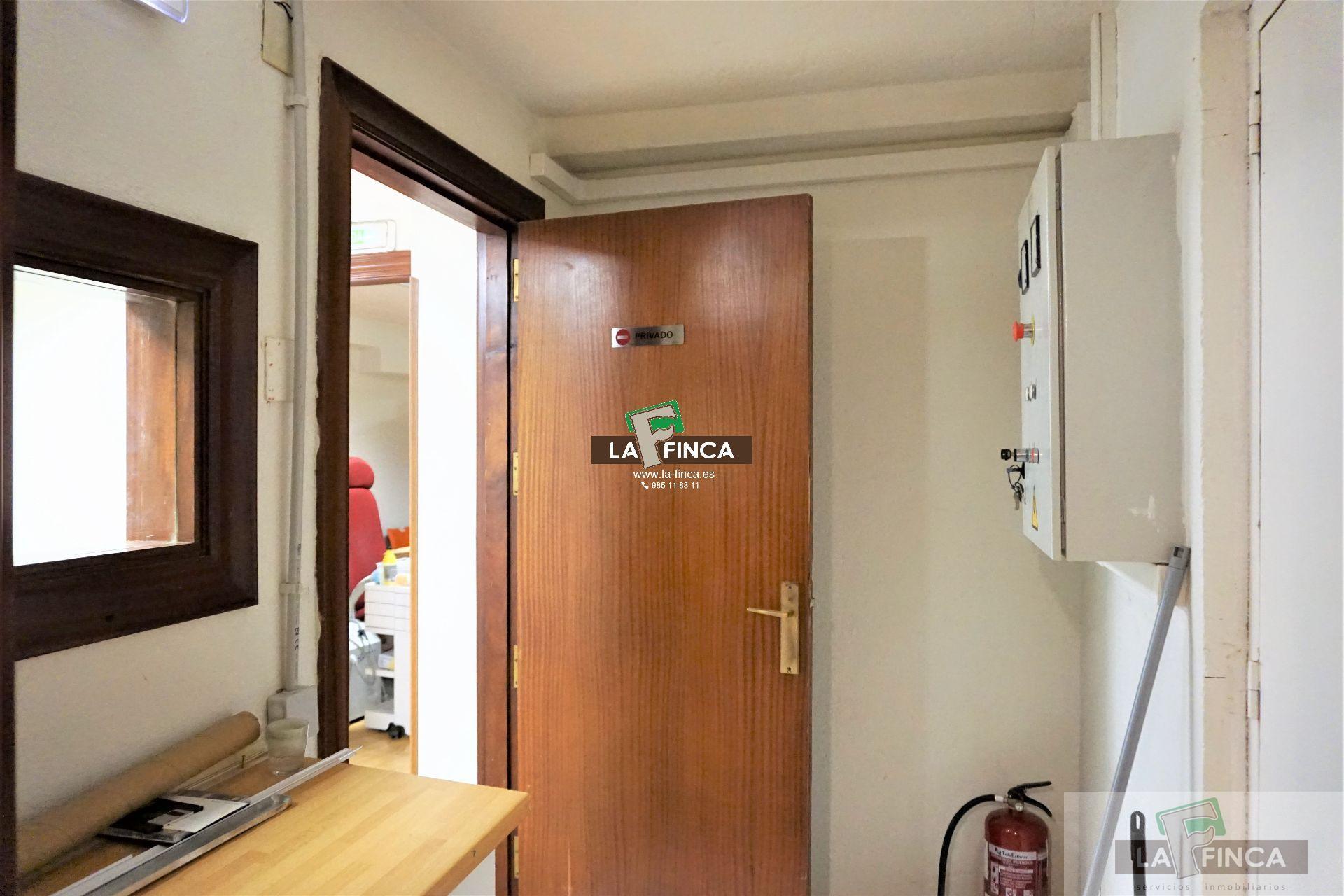 For sale of commercial in Oviedo