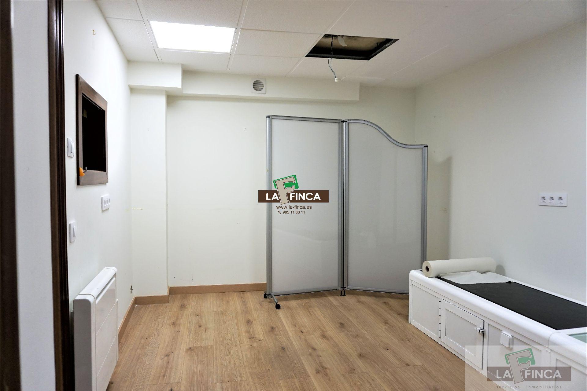 For sale of commercial in Oviedo