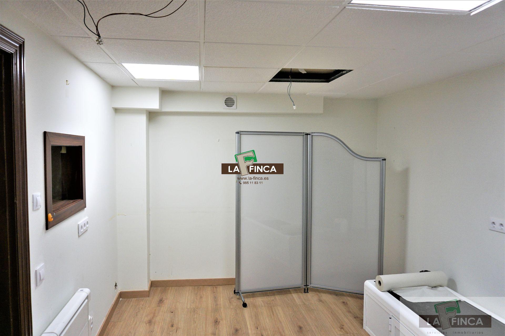 For sale of commercial in Oviedo