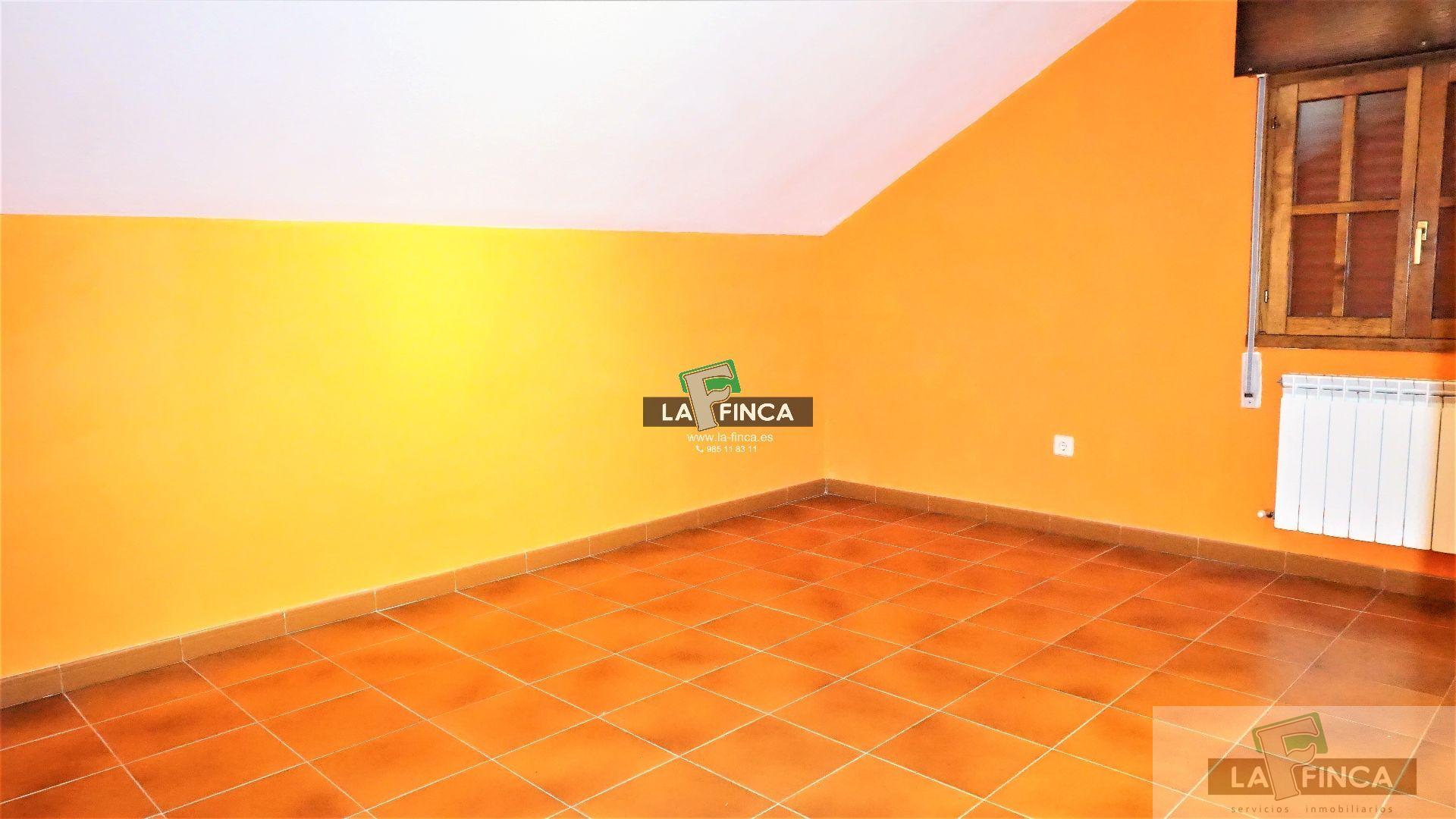 For sale of villa in Cangas del Narcea