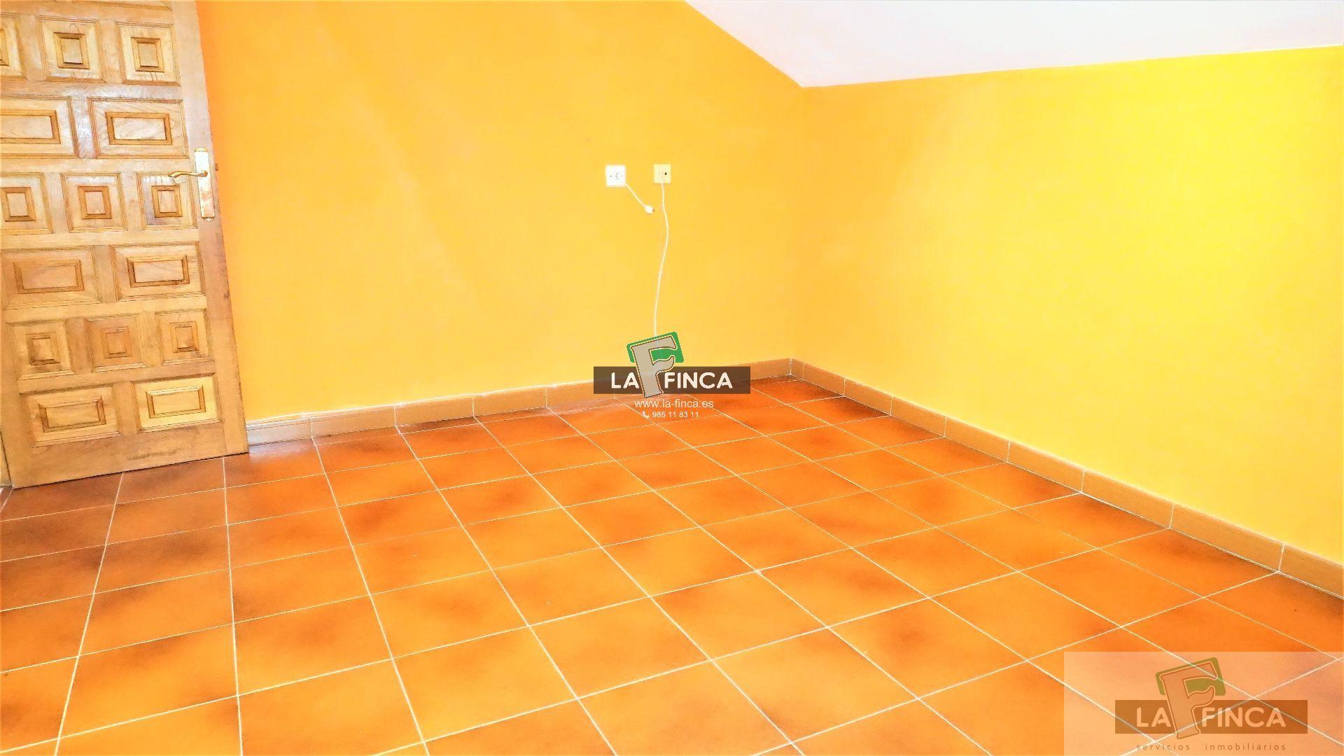 For sale of villa in Cangas del Narcea