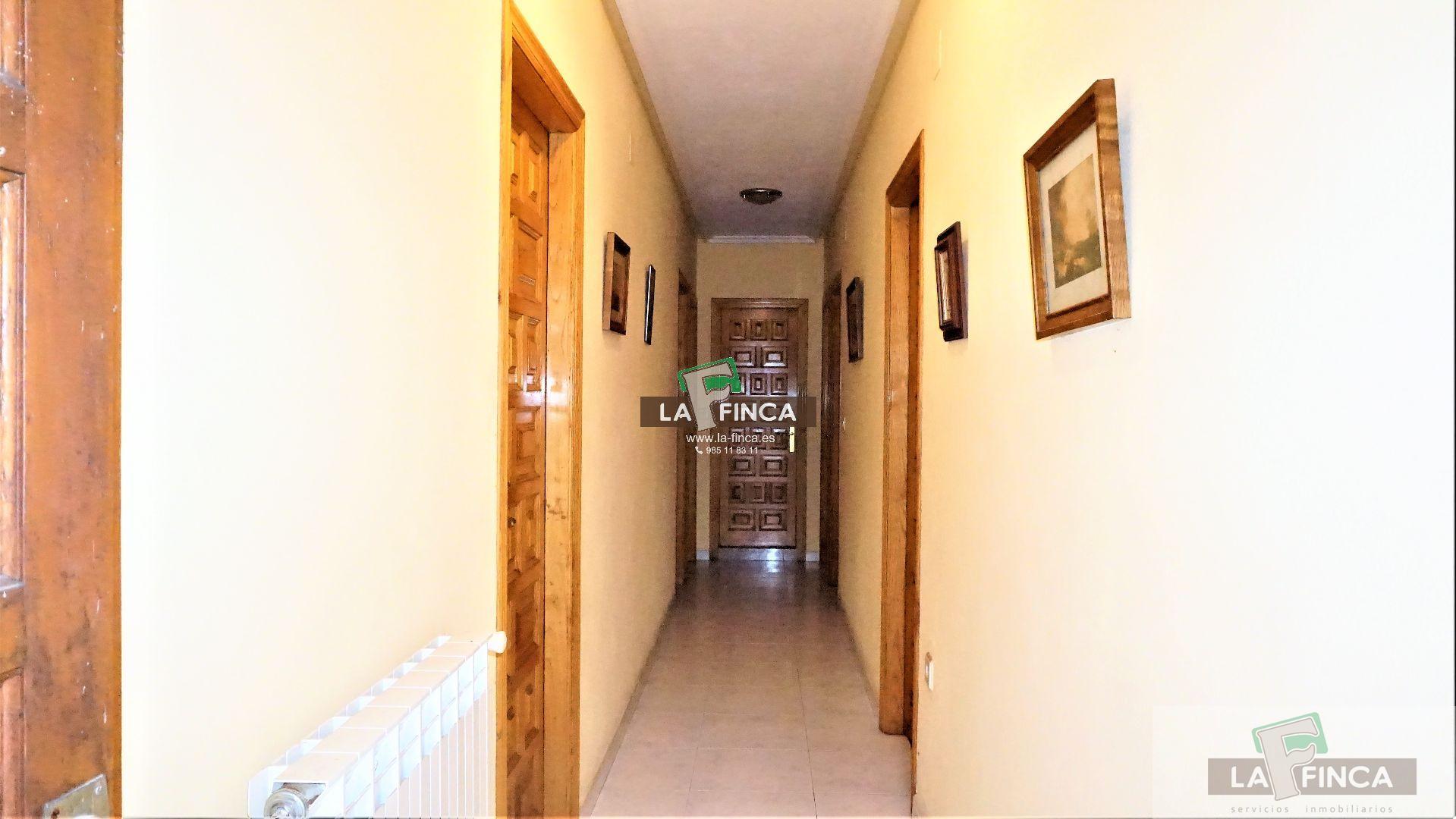 For sale of villa in Cangas del Narcea