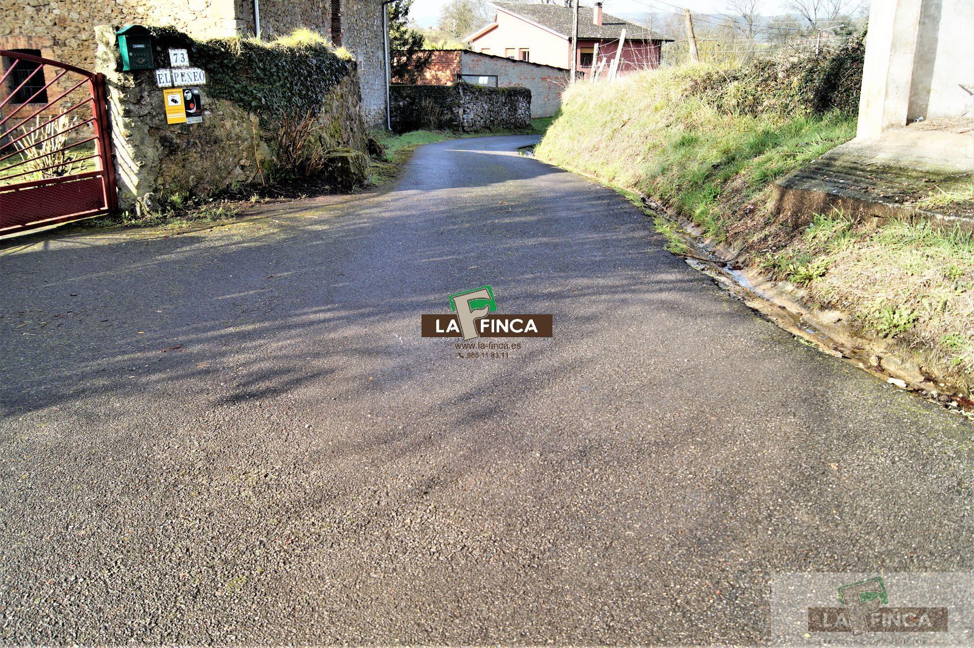 For sale of land in Llanera