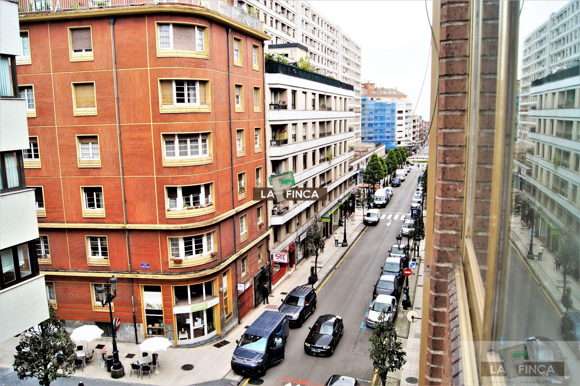 For sale of flat in Oviedo