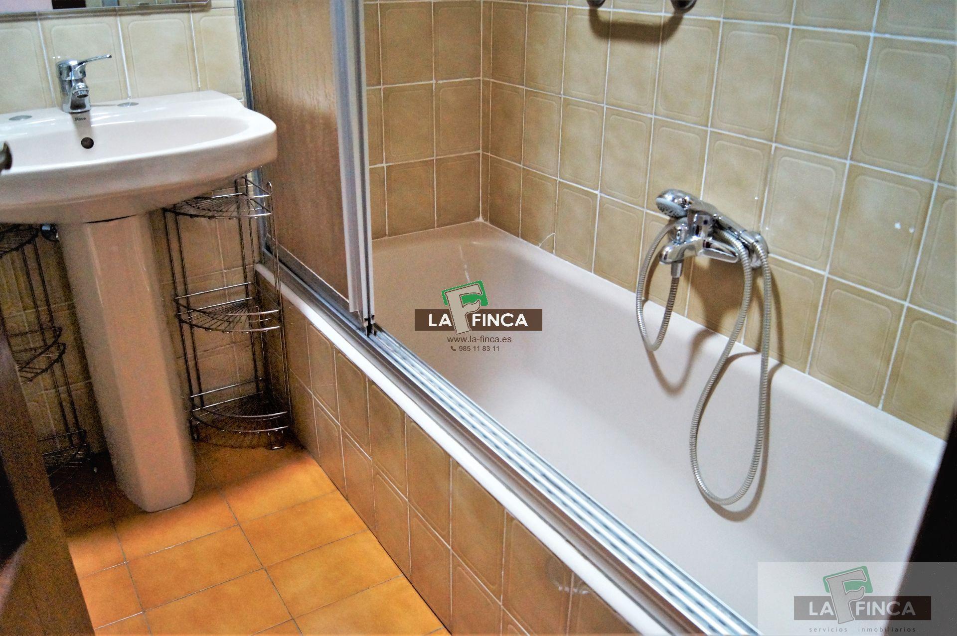 For sale of flat in Oviedo