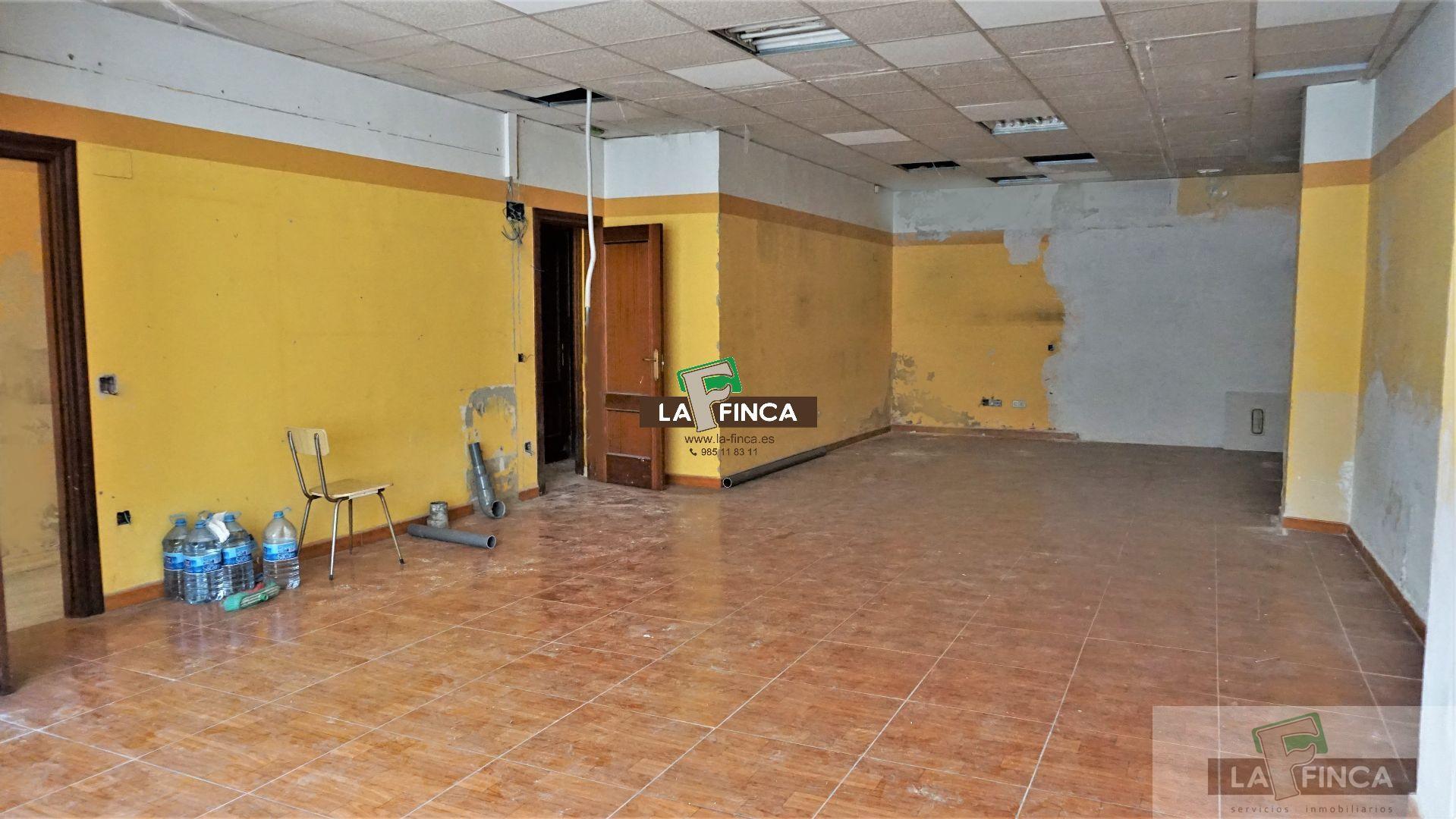 For sale of commercial in Oviedo