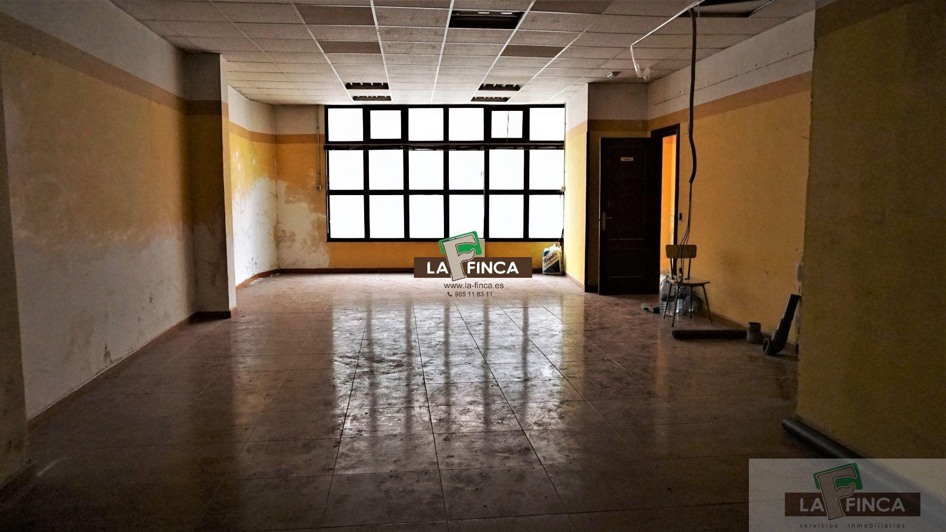 For sale of commercial in Oviedo