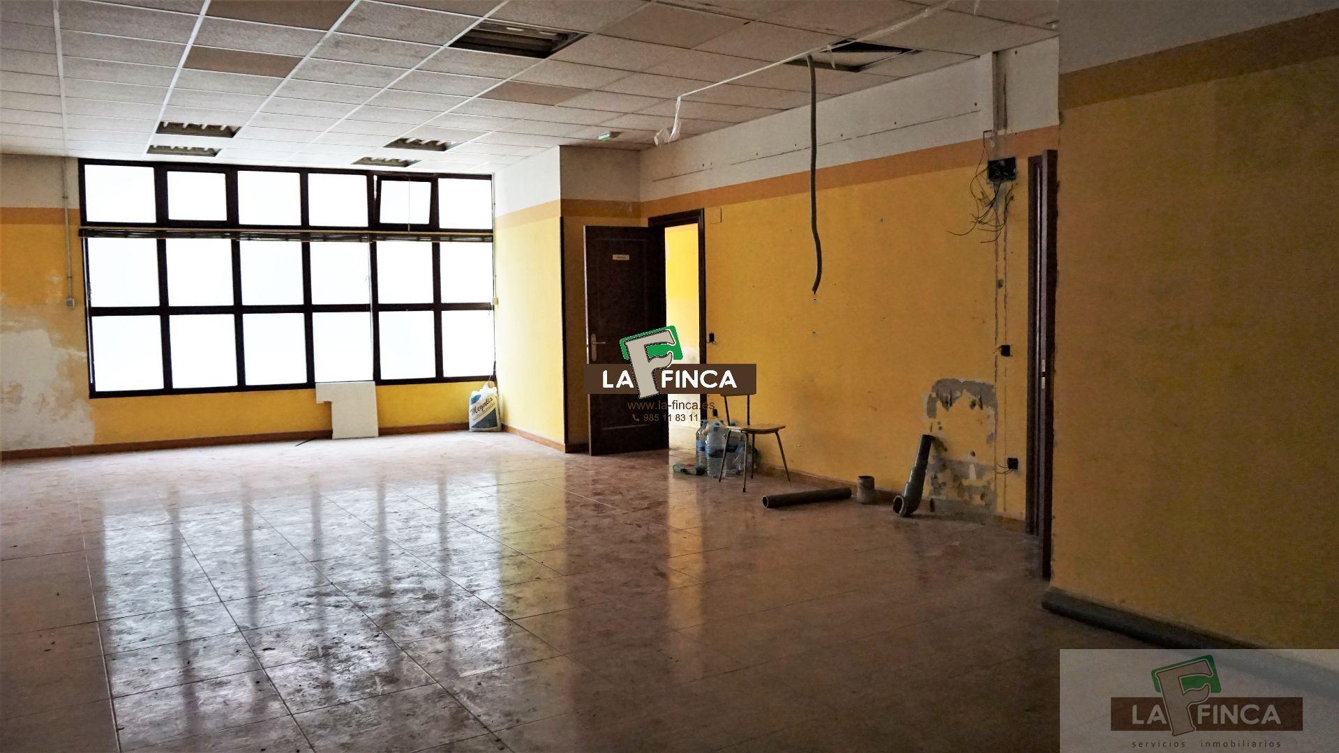 For sale of commercial in Oviedo