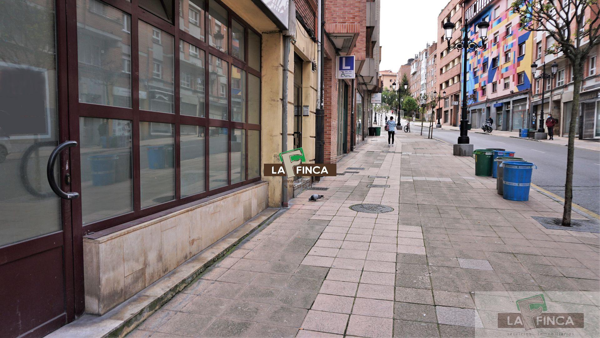 For sale of commercial in Oviedo