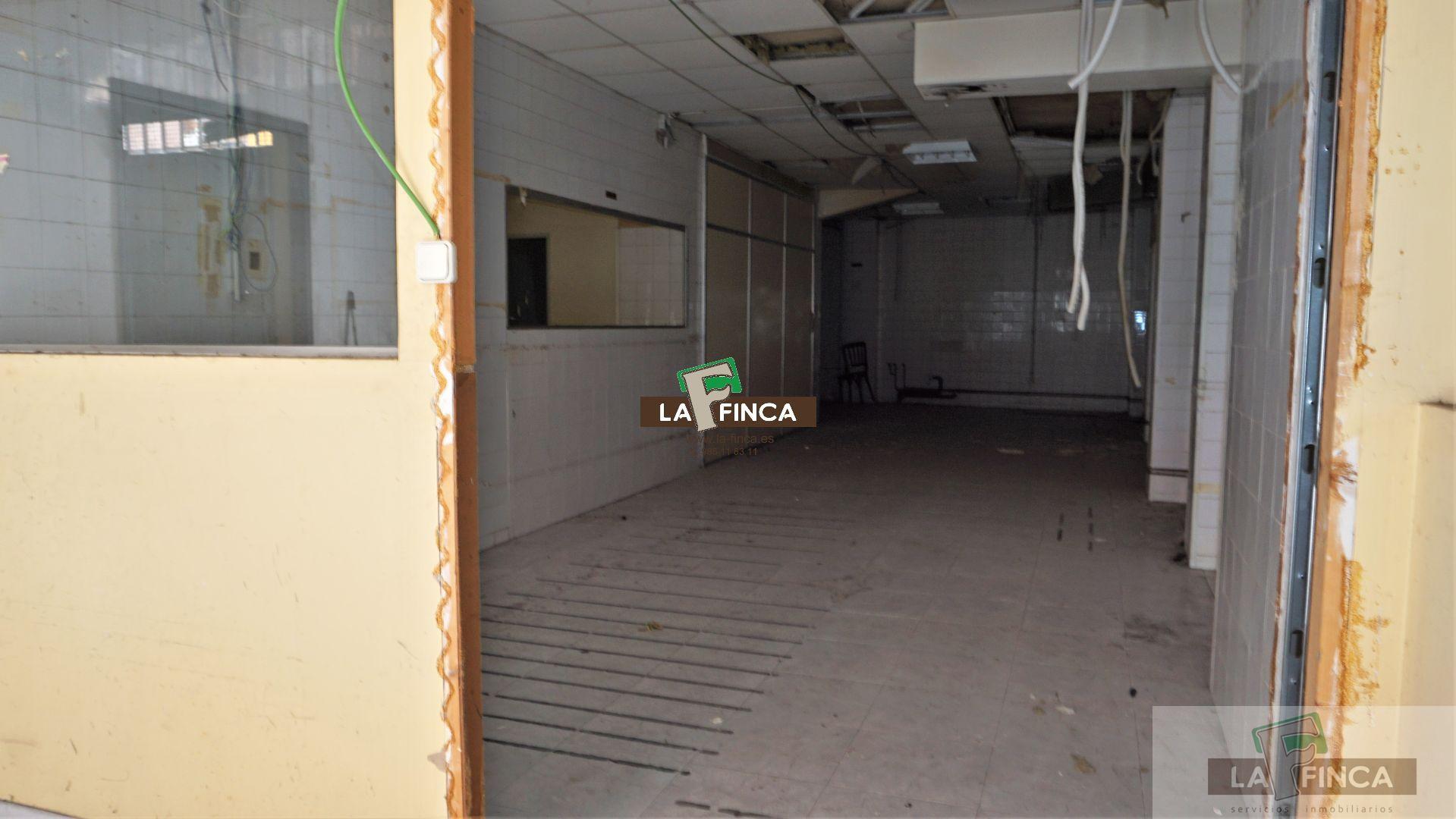 For sale of commercial in Oviedo