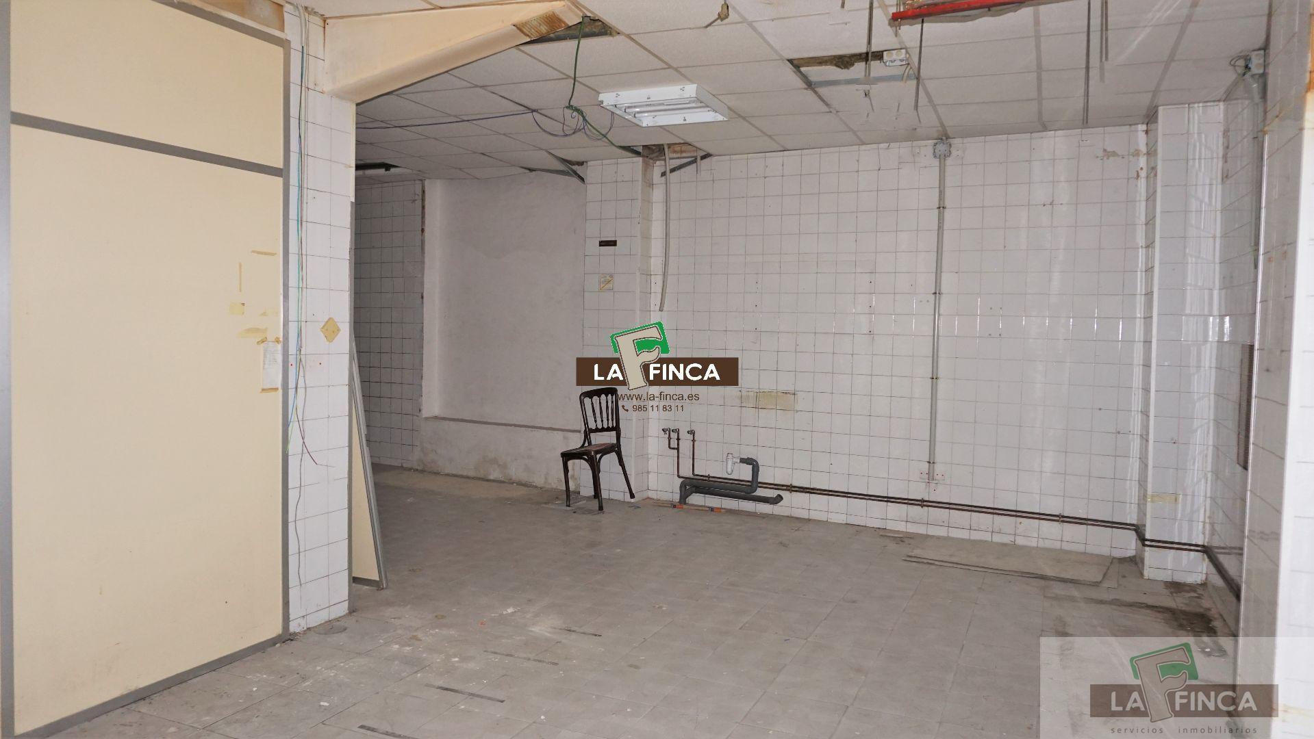 For sale of commercial in Oviedo