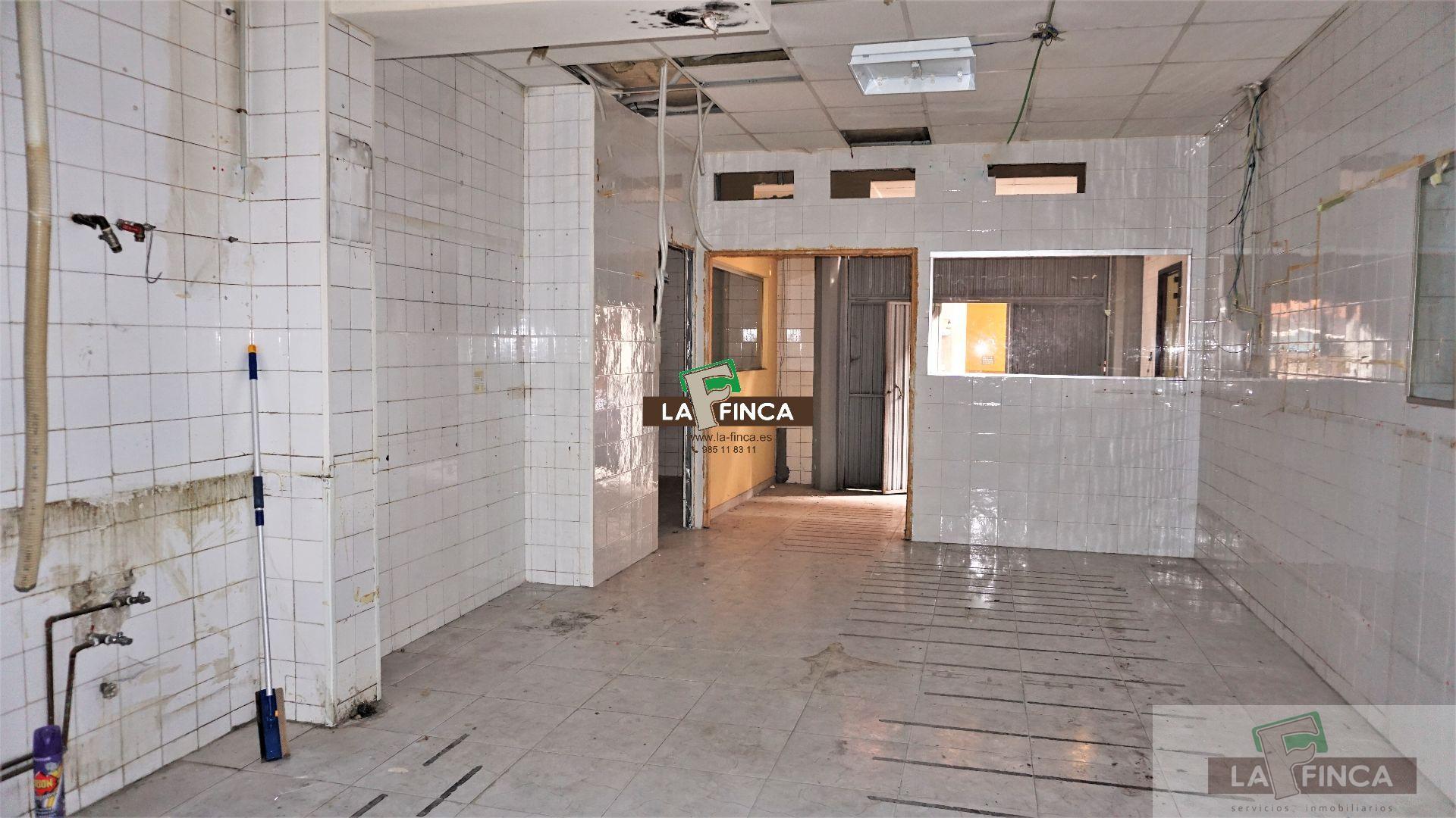 For sale of commercial in Oviedo