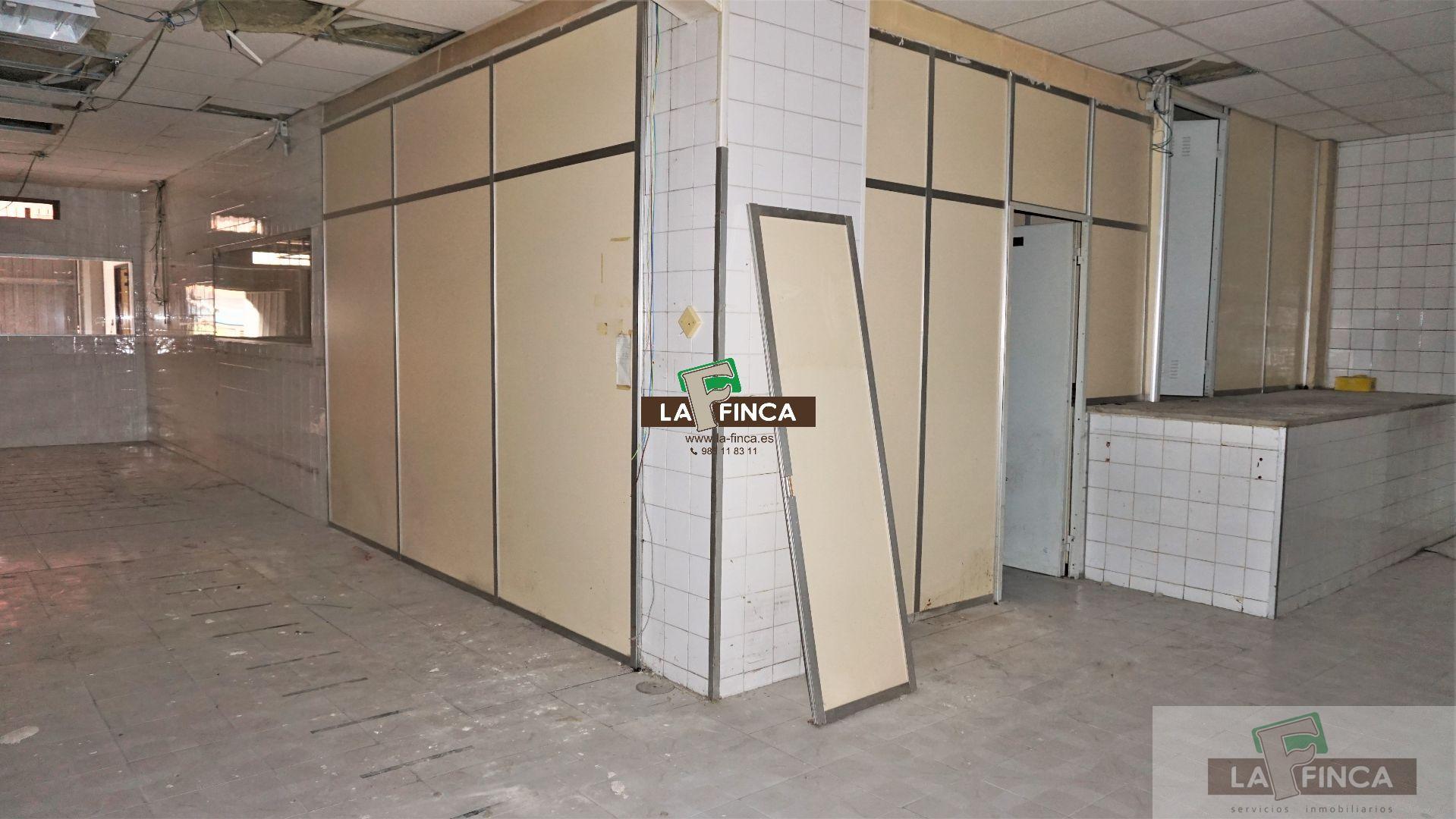 For sale of commercial in Oviedo