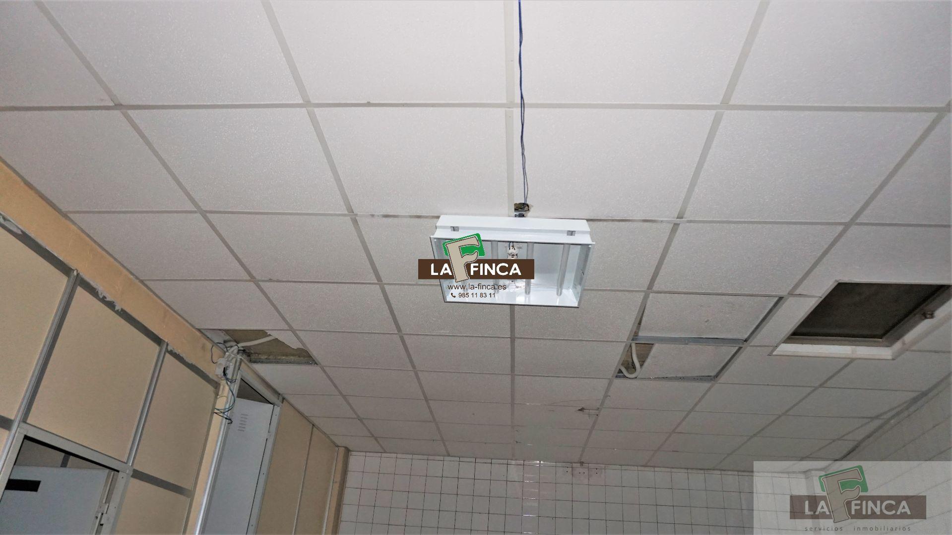 For sale of commercial in Oviedo