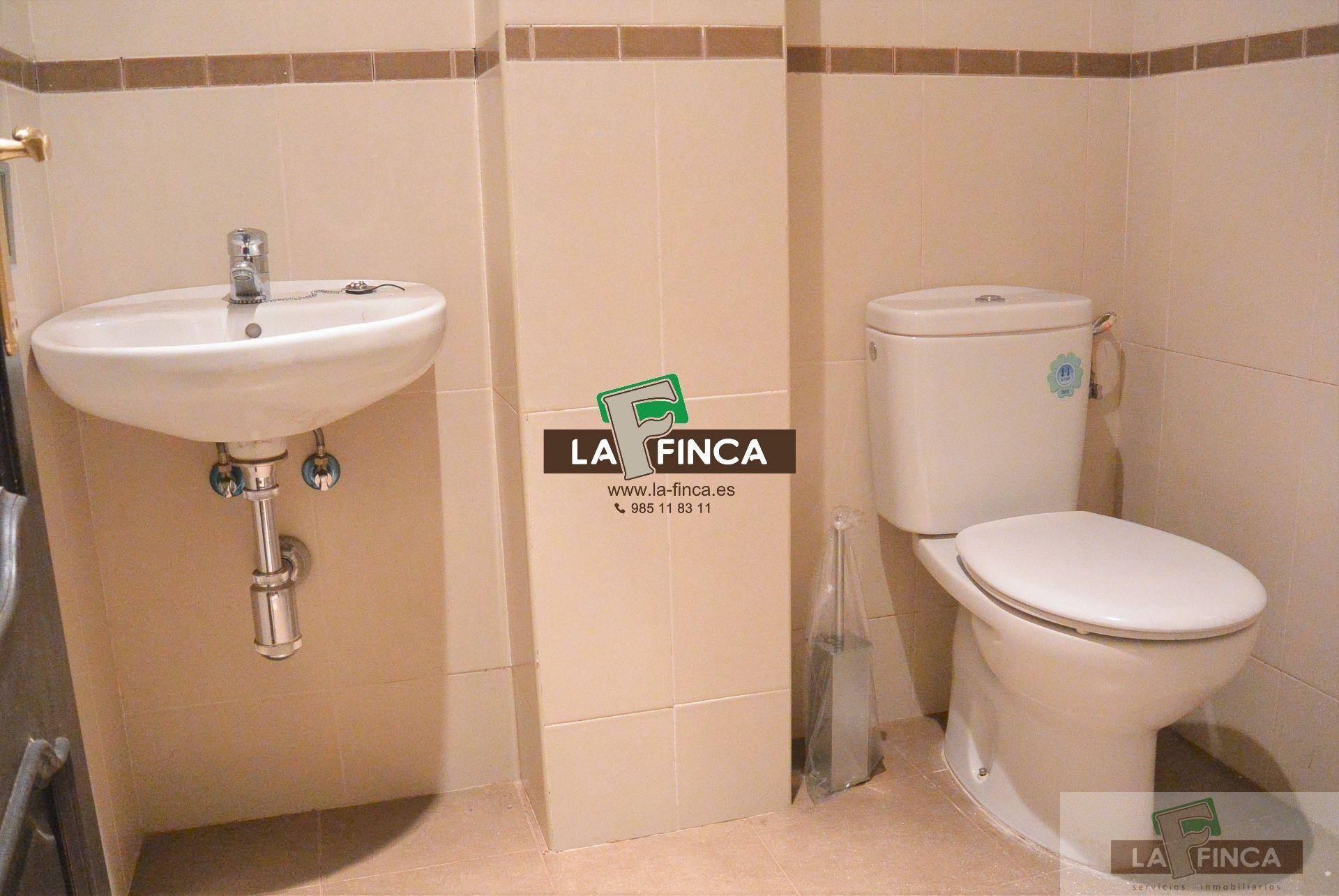 For rent of commercial in Oviedo