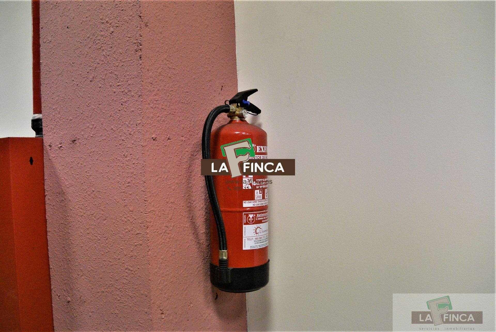 For rent of commercial in Oviedo
