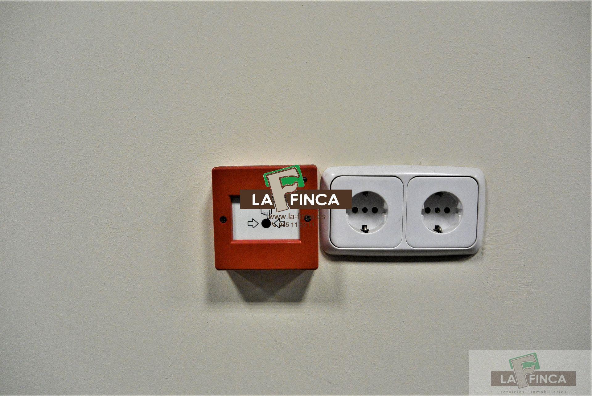 For rent of commercial in Oviedo