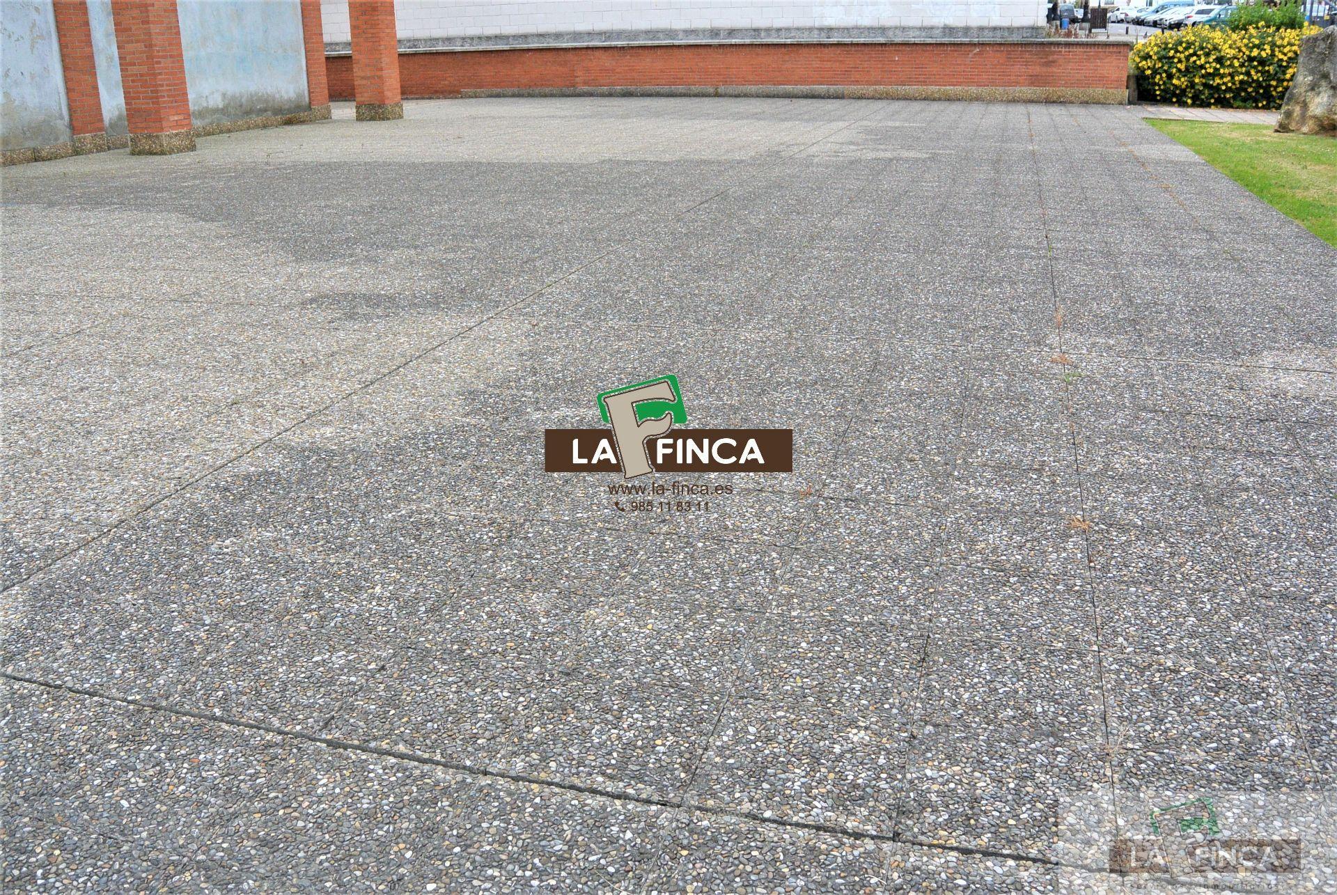 For rent of commercial in Oviedo