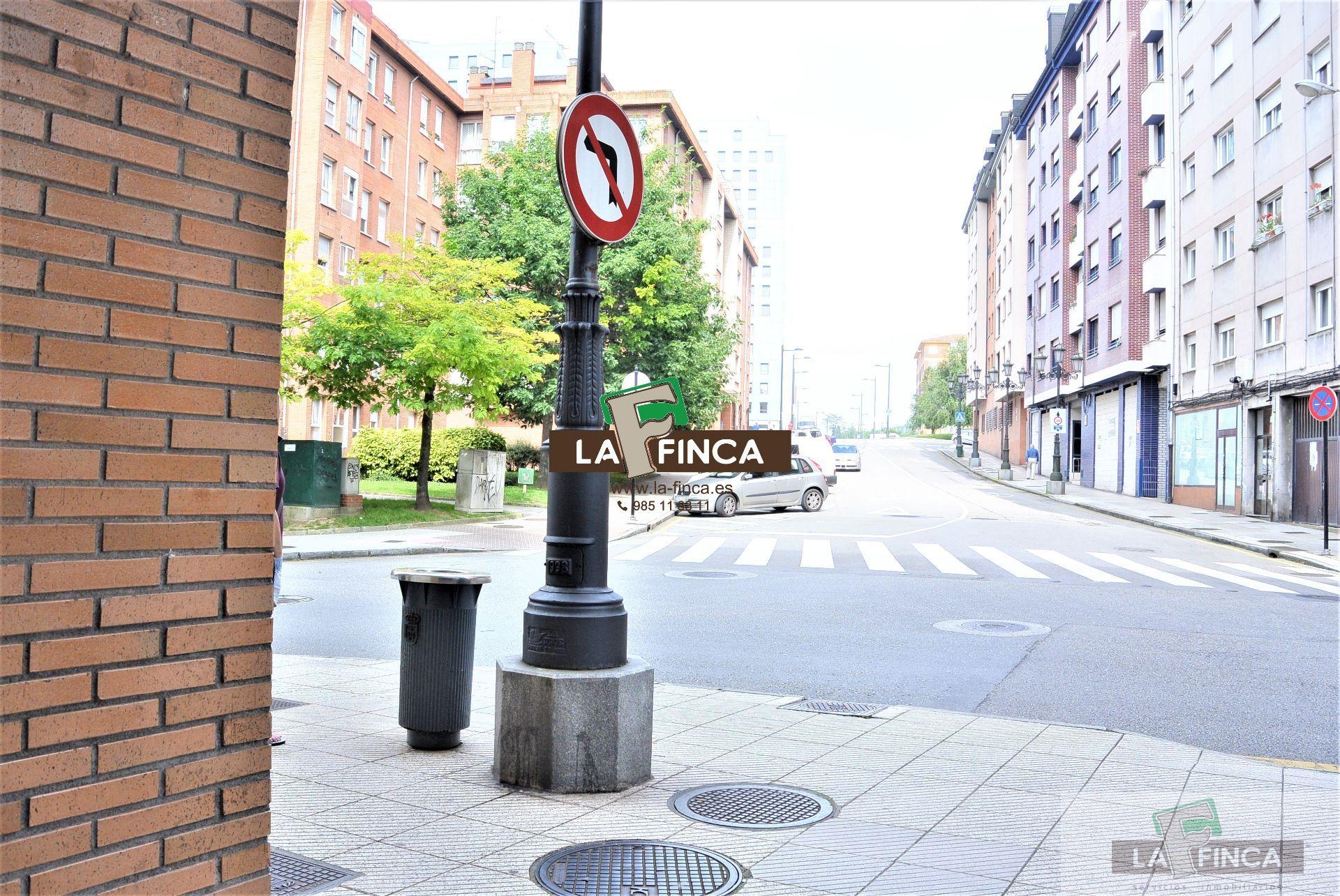 For rent of commercial in Oviedo