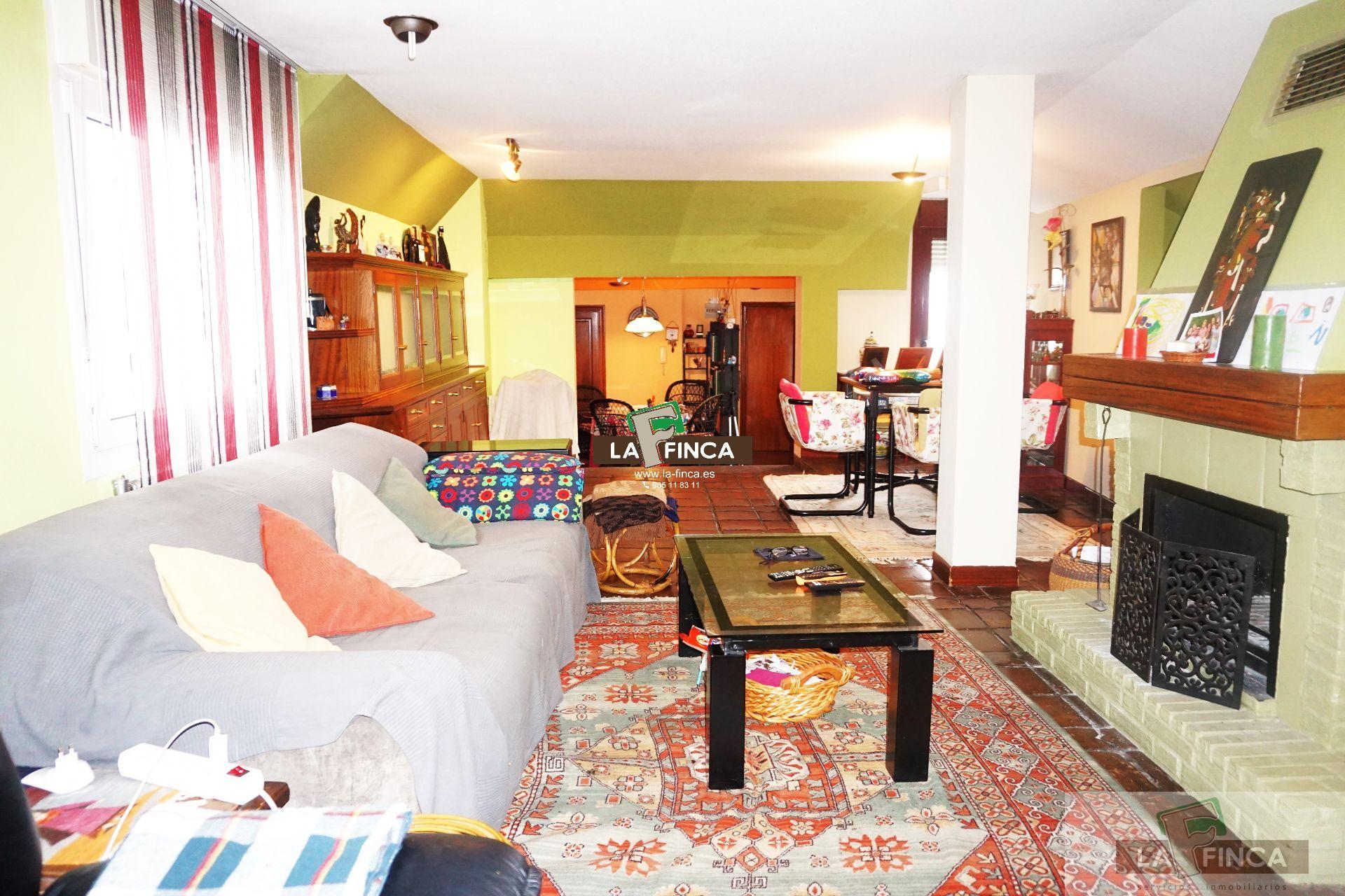 For sale of penthouse in Oviedo