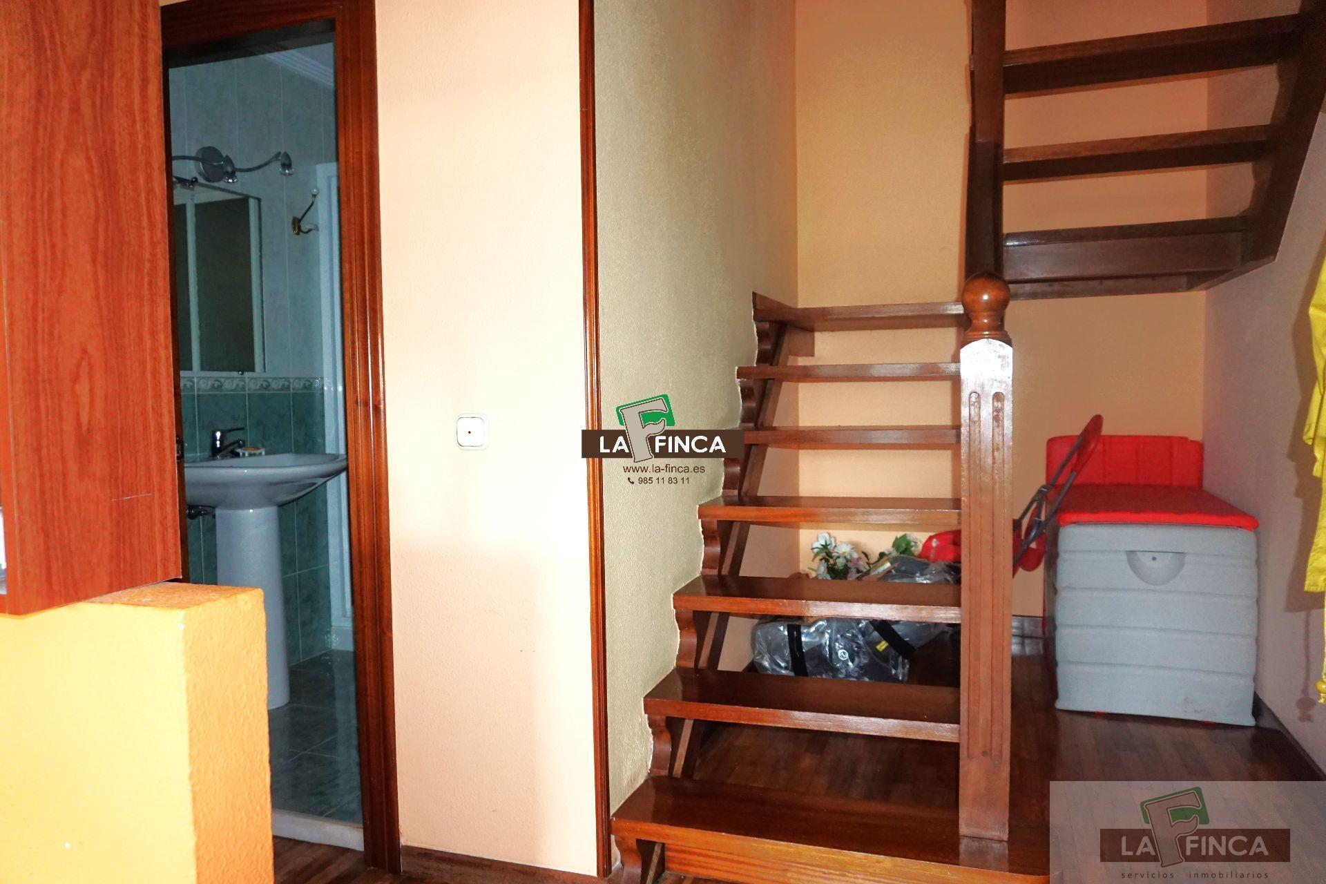 For sale of penthouse in Oviedo