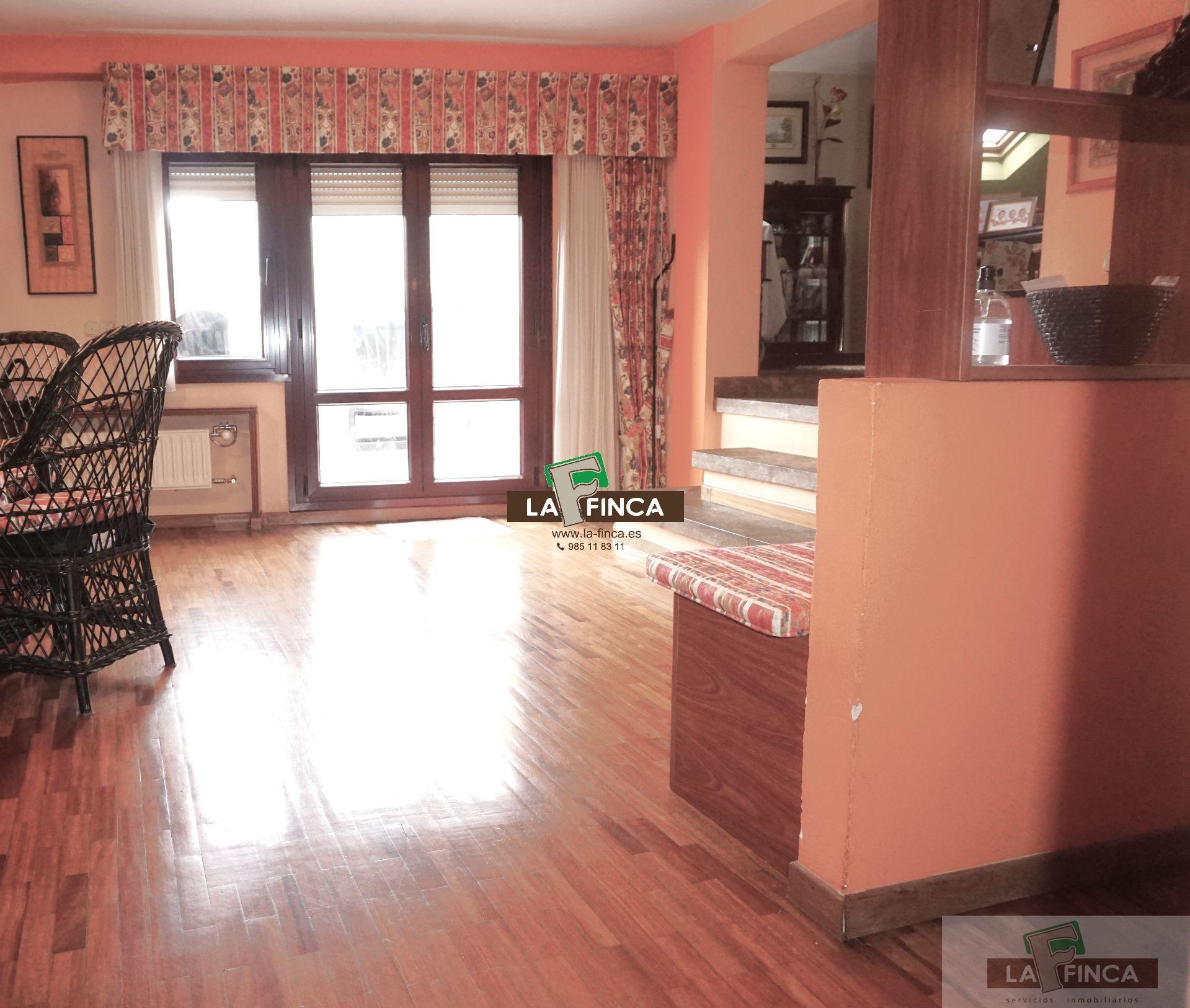 For sale of penthouse in Oviedo