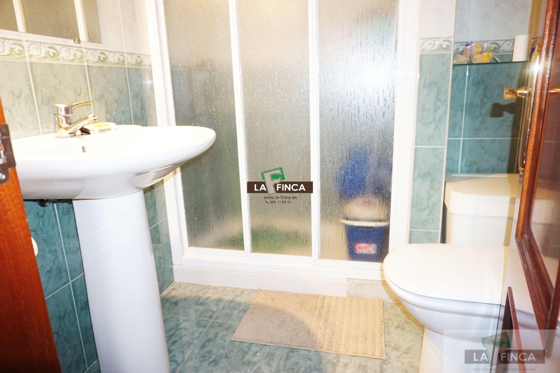 For sale of penthouse in Oviedo