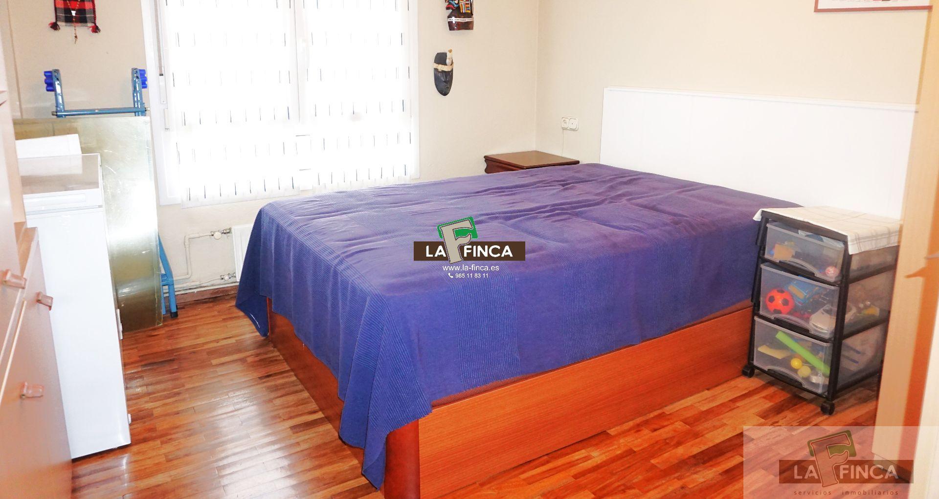 For sale of penthouse in Oviedo