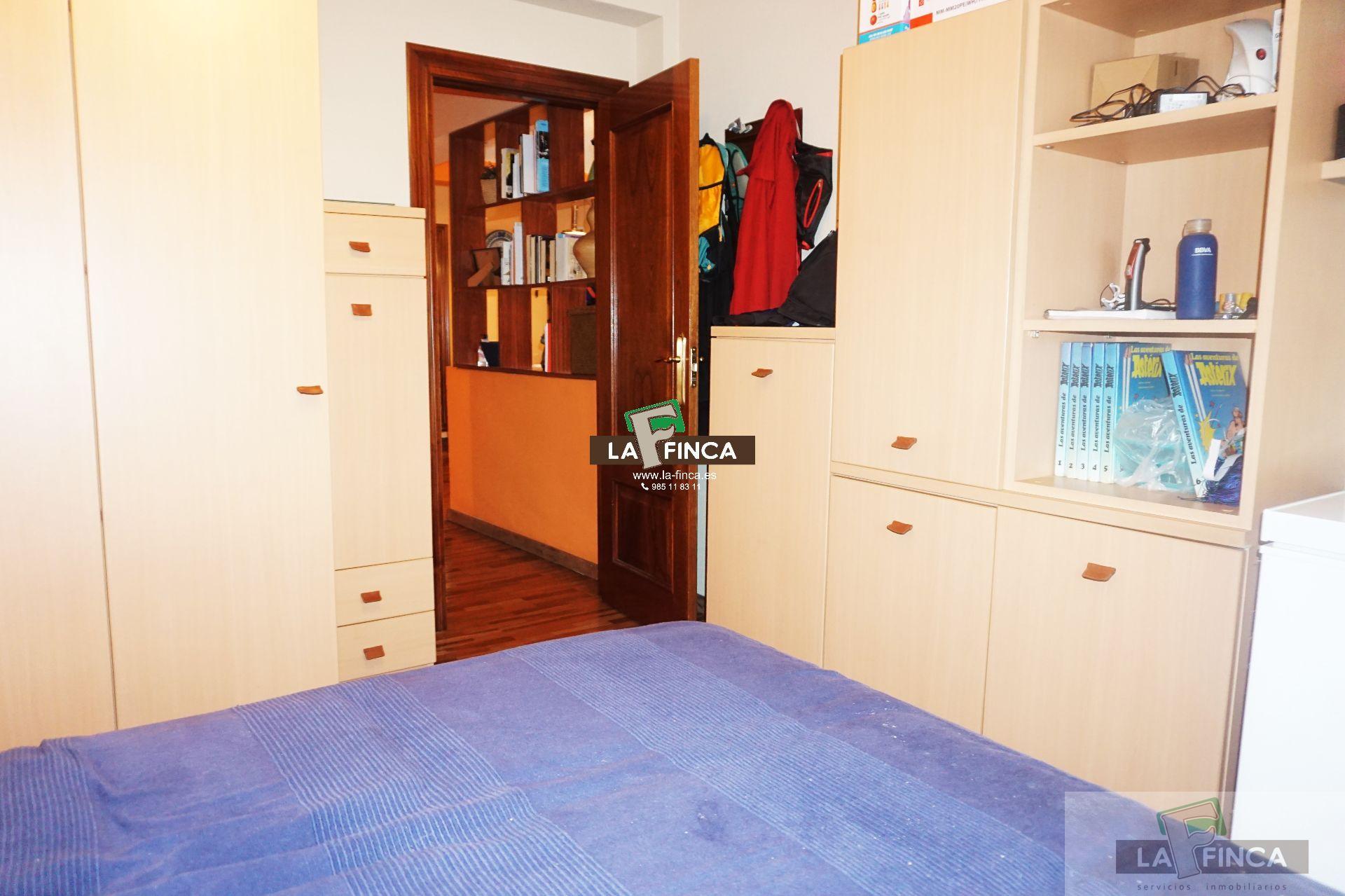 For sale of penthouse in Oviedo