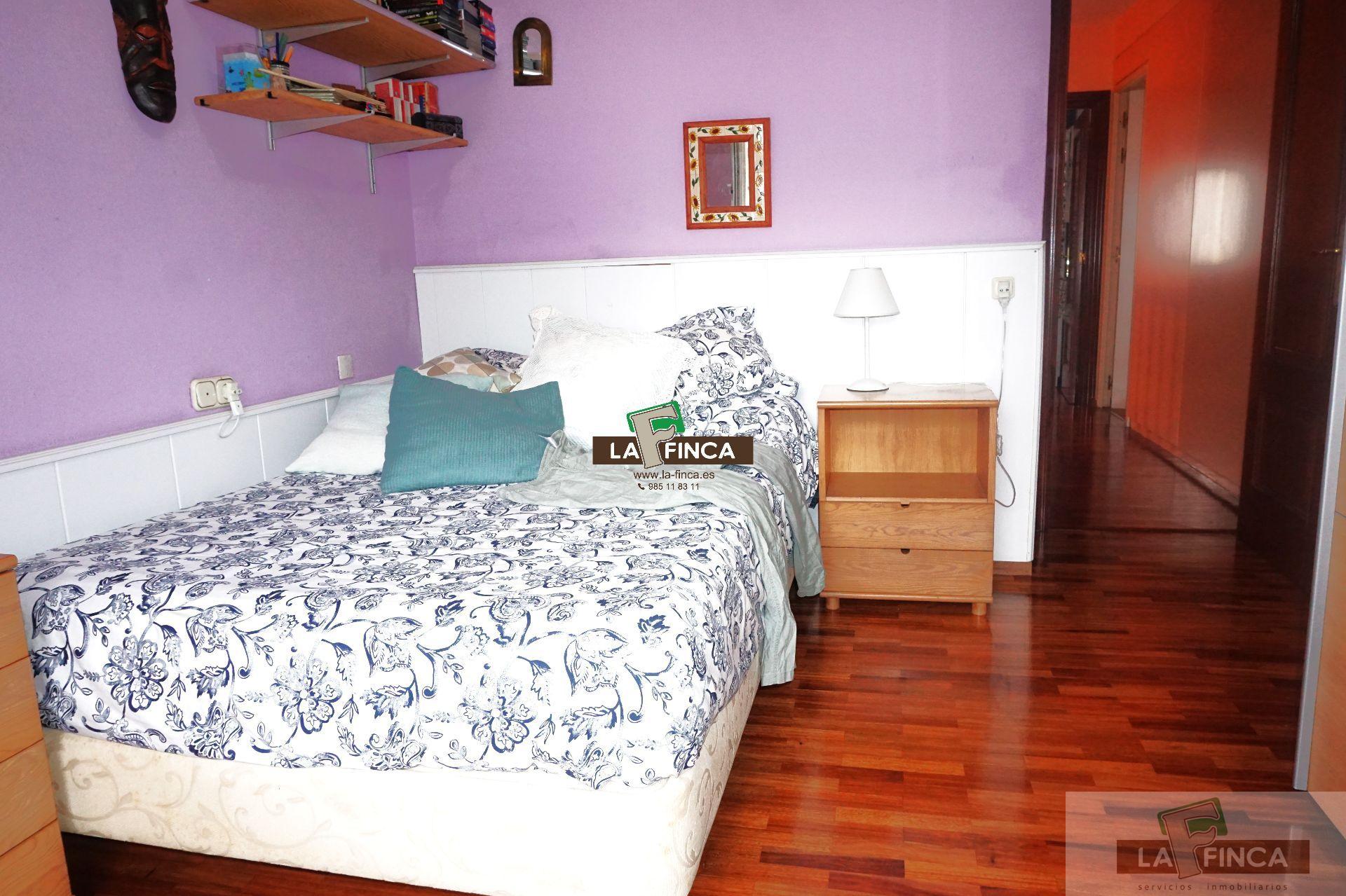 For sale of penthouse in Oviedo