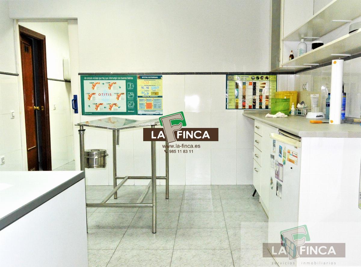 For sale of commercial in Oviedo