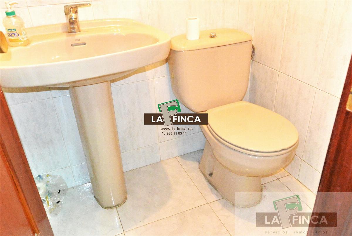 For sale of commercial in Oviedo