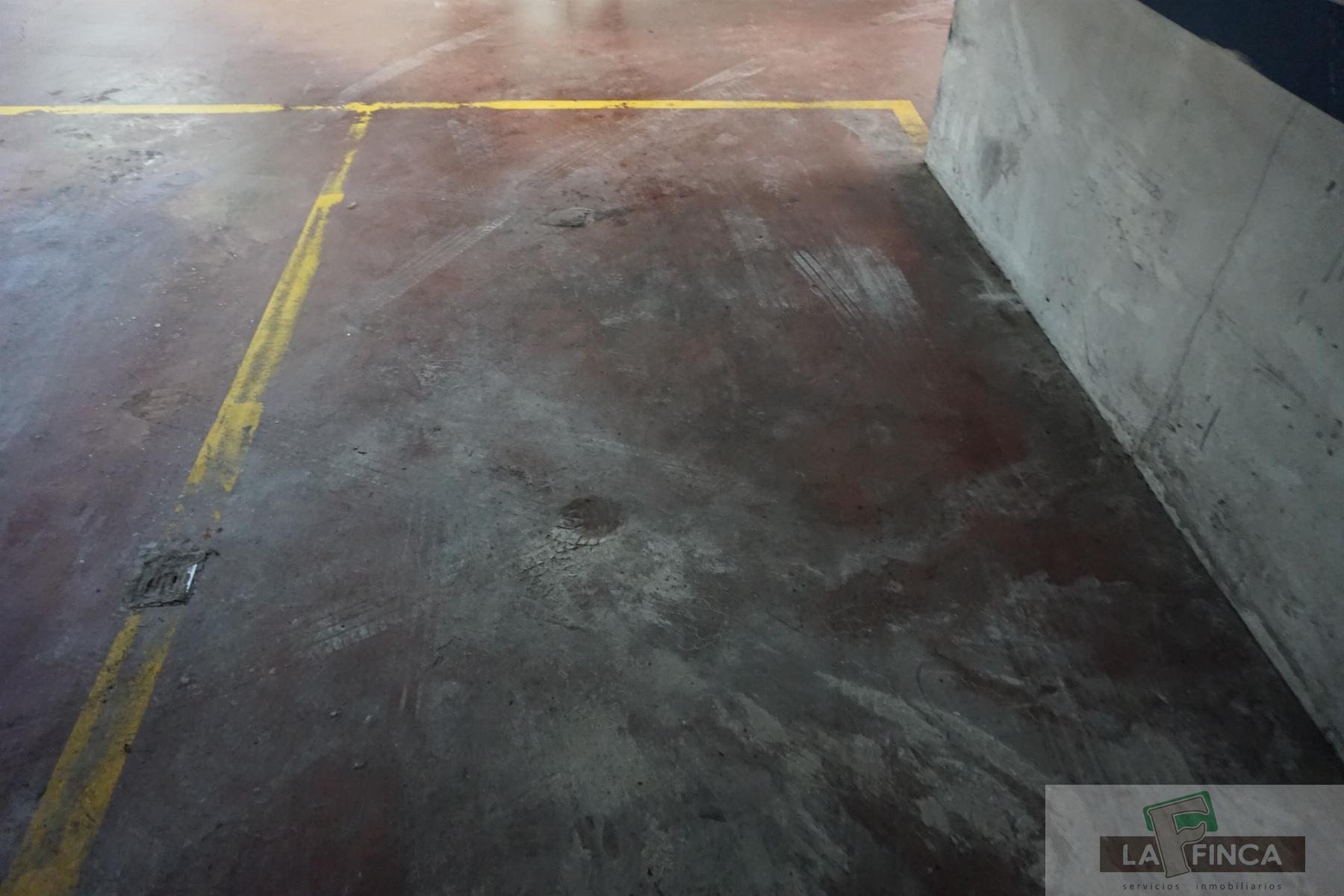 For rent of garage in Oviedo