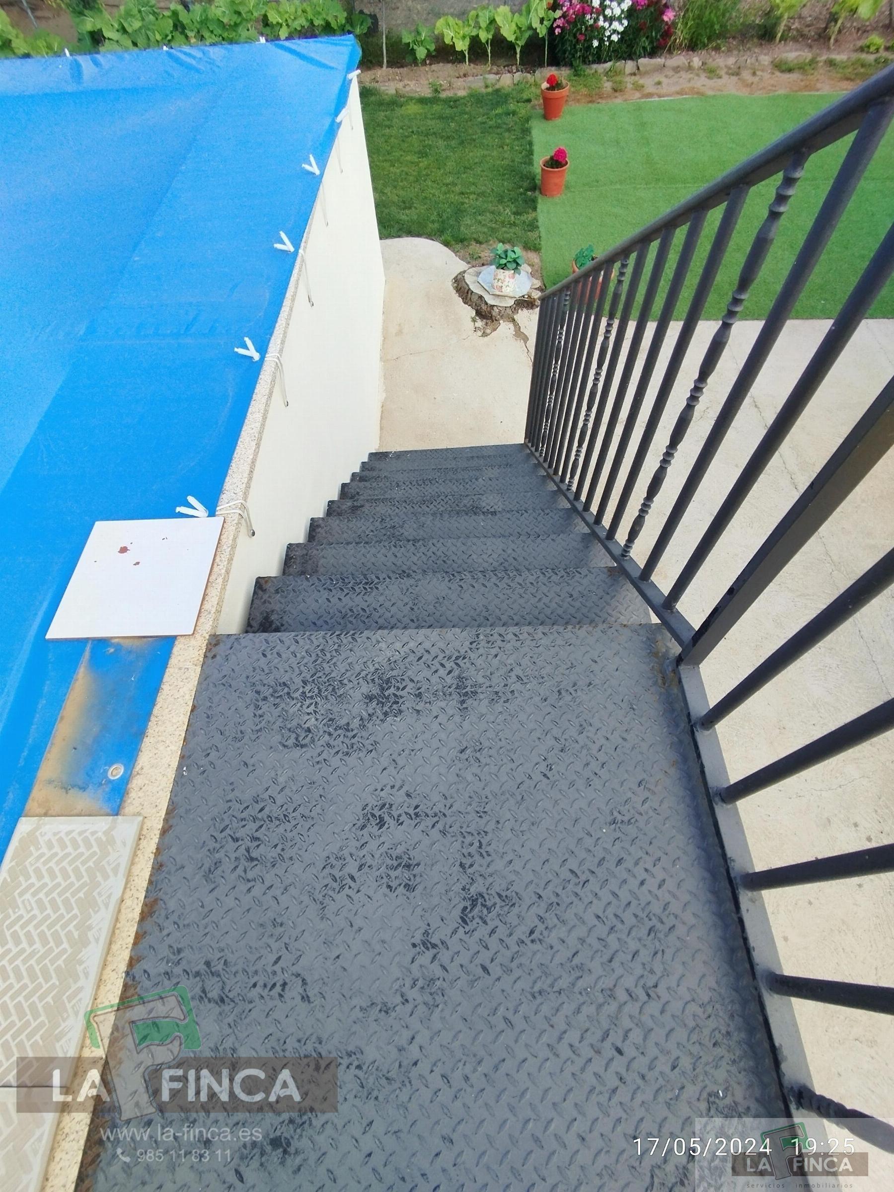 For sale of house in Garciaz