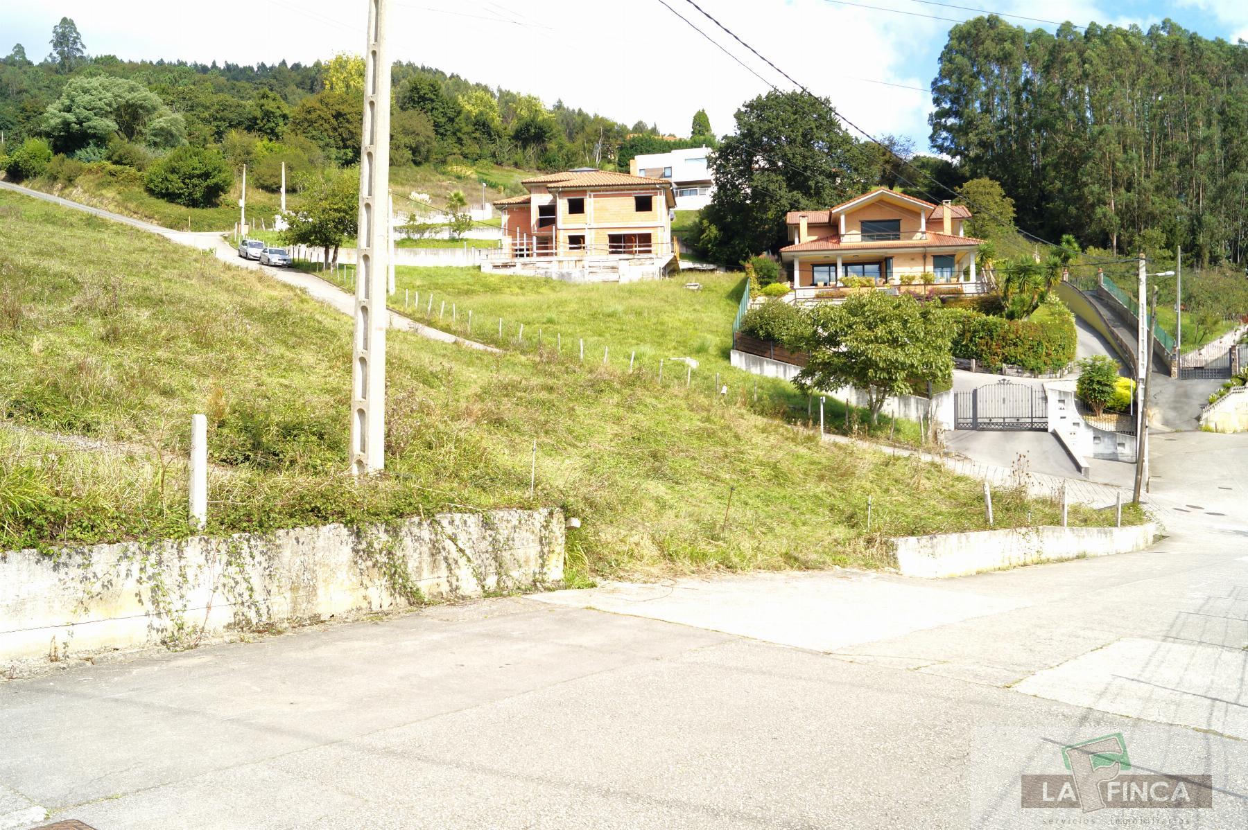 For sale of land in Oviedo
