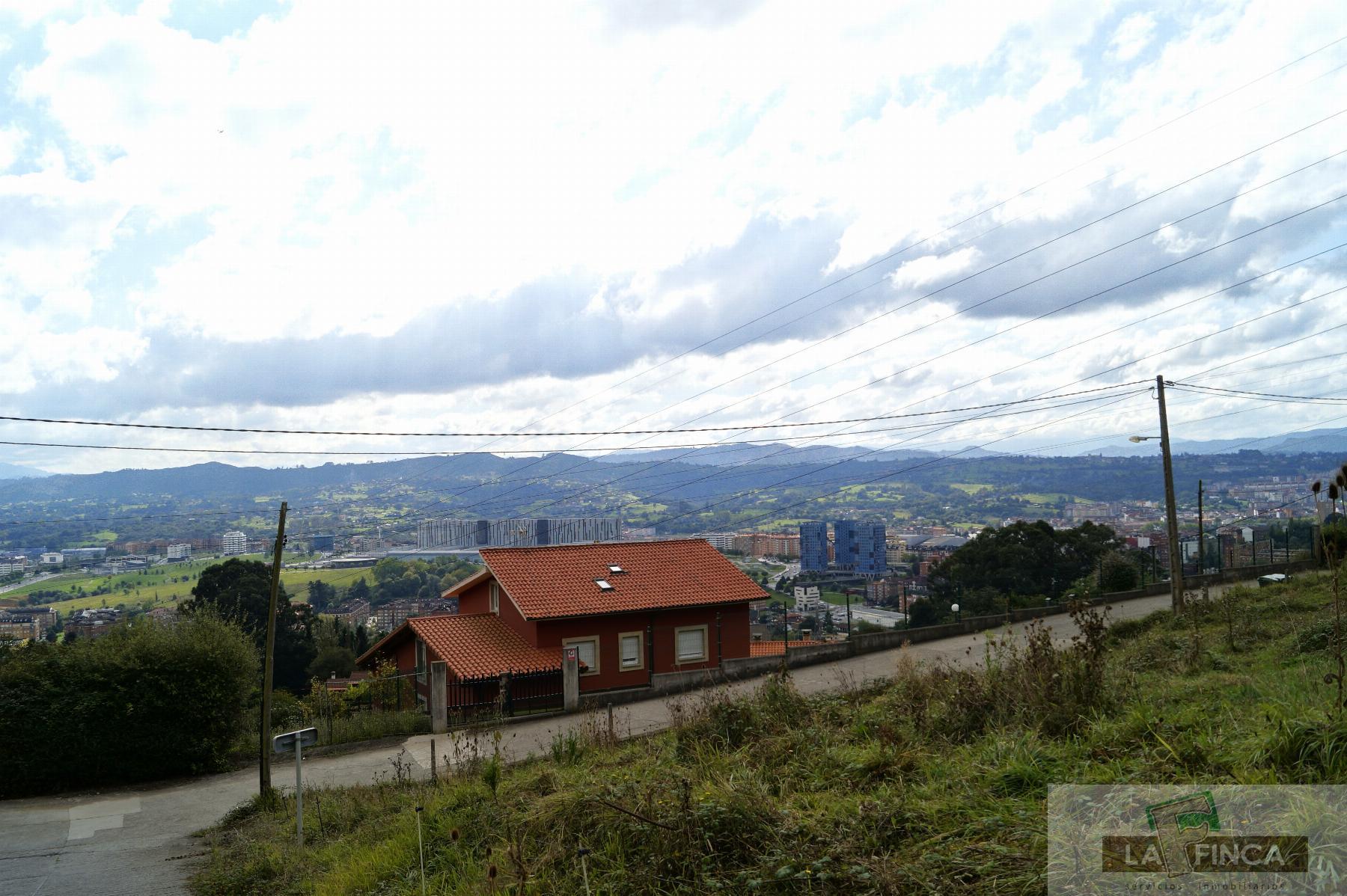 For sale of land in Oviedo