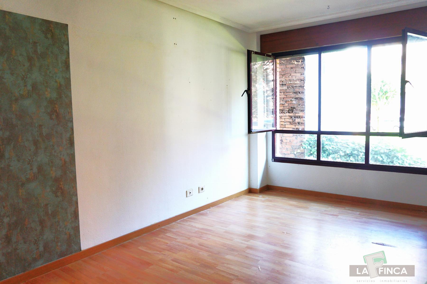 For sale of office in Oviedo