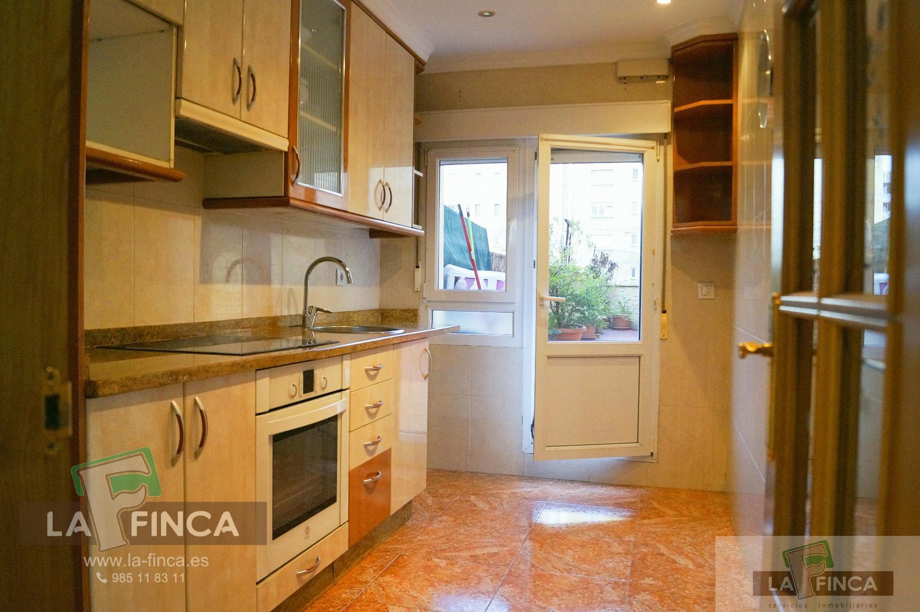 For sale of flat in Gijón