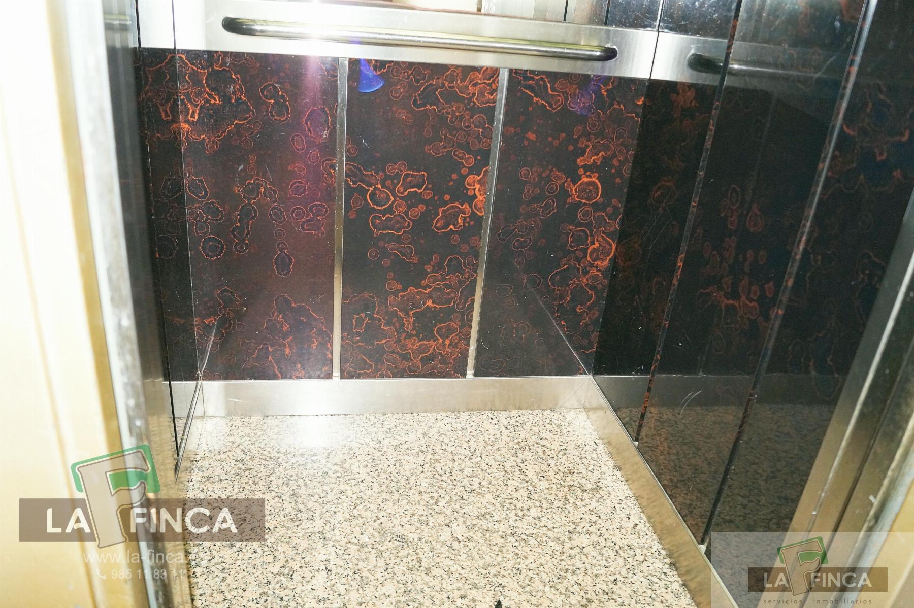 For sale of flat in Gijón
